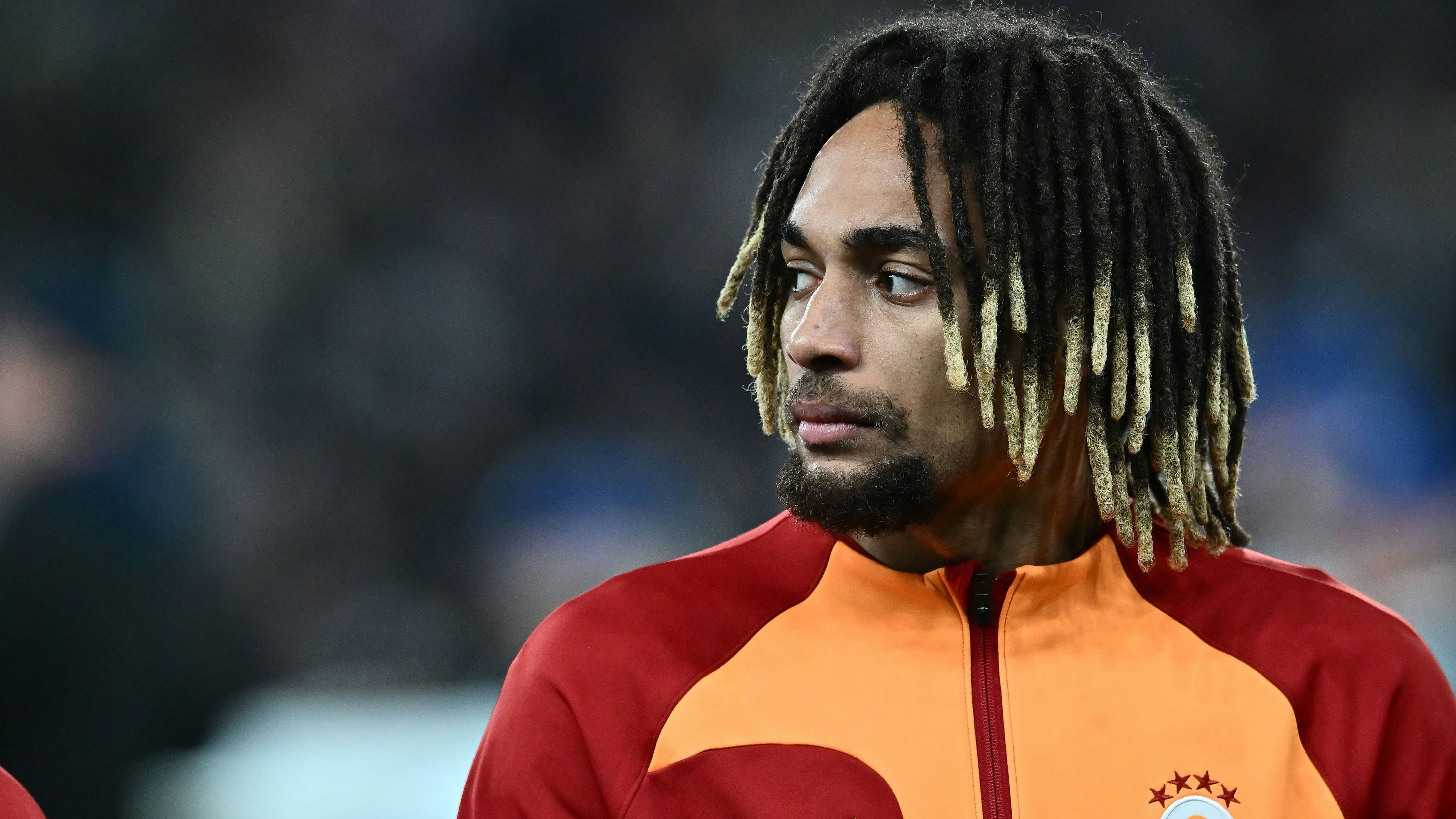 Bayern München steht kurz vor der Verpflichtung von Sacha Boey. 