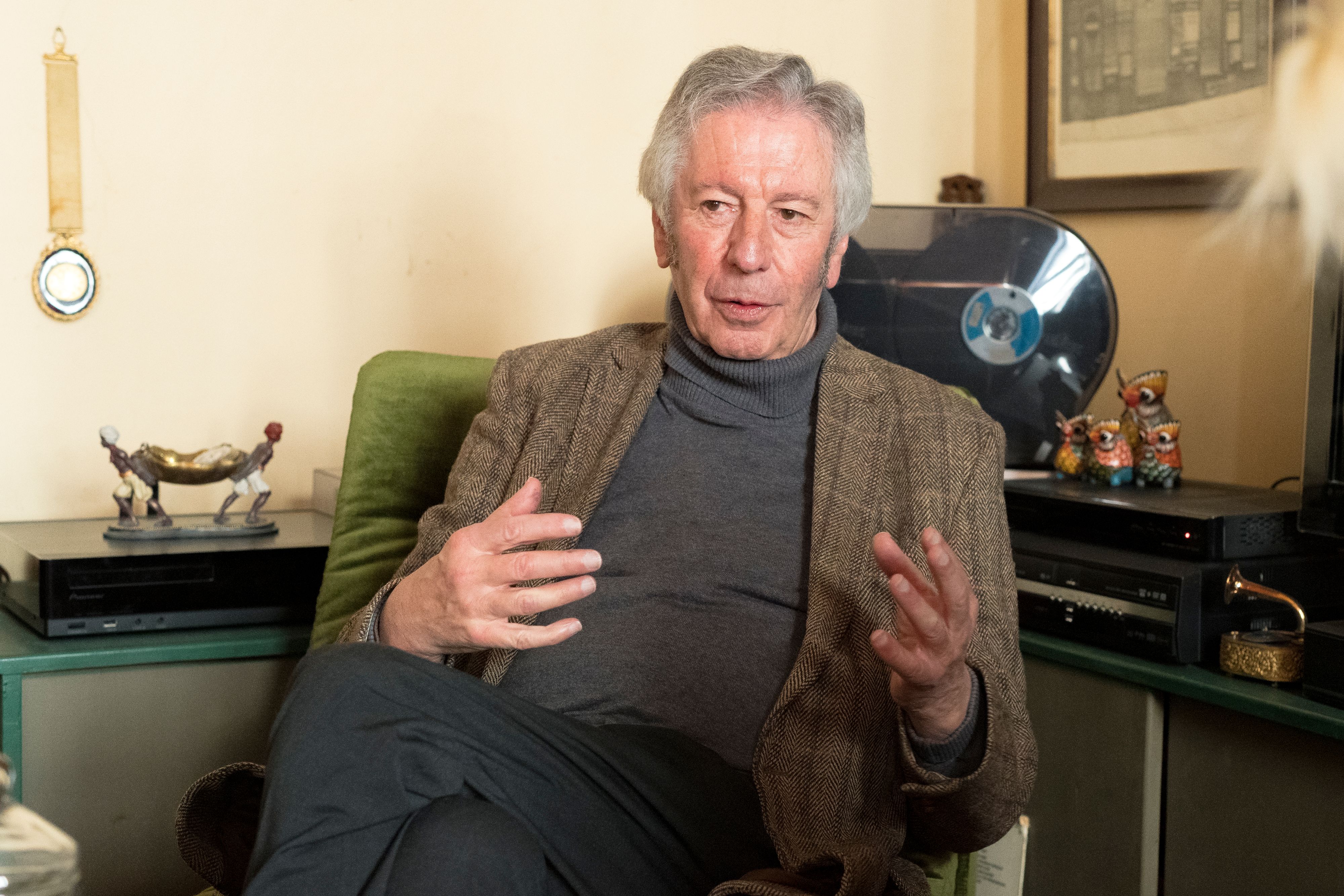 Interview mit Autor Alfred Komarek in dessen Wiener Wohnung im Jahr 2019. Dort starb der Polt-Autor am Samstagvormittag.