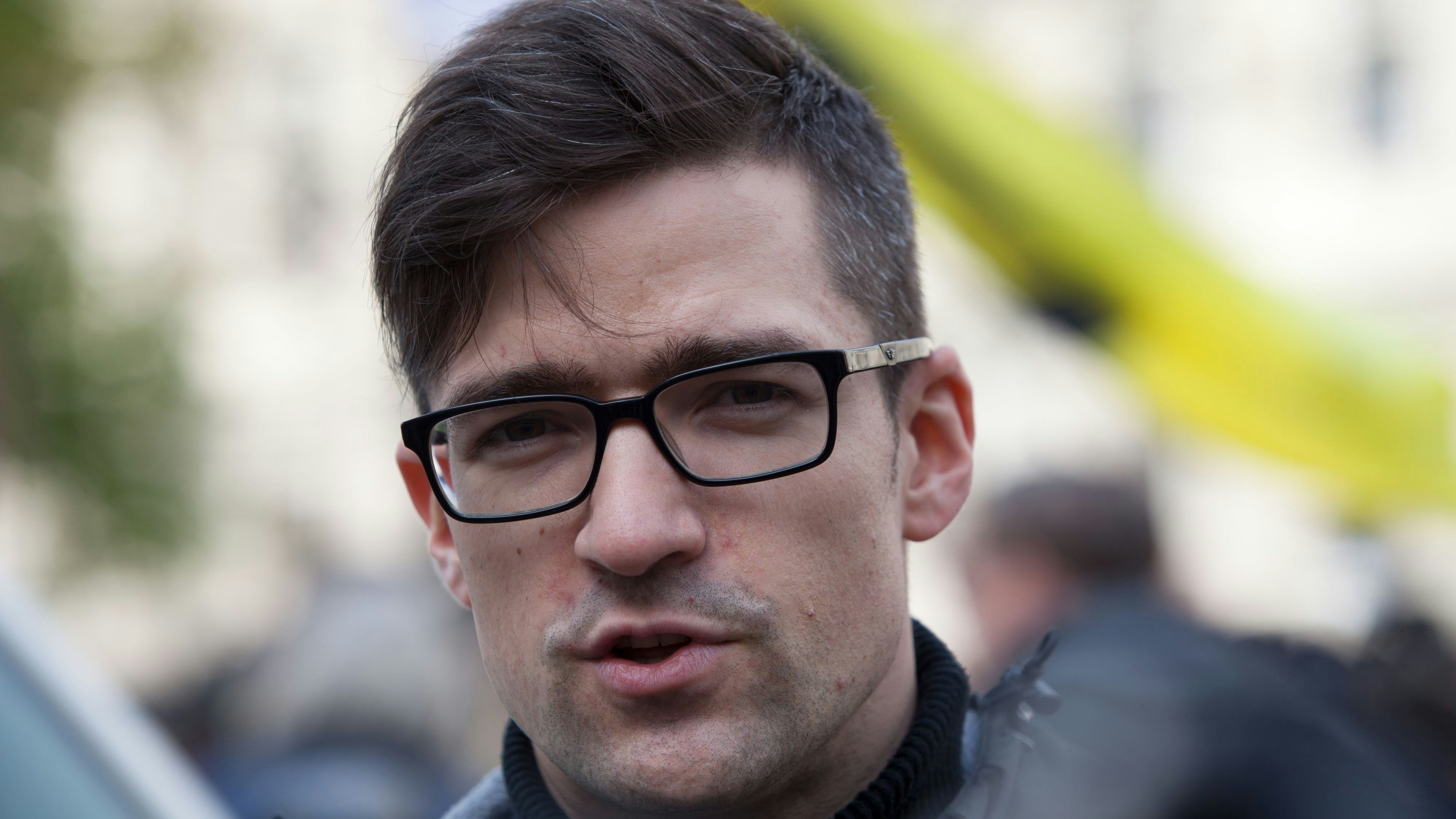 Rechtsextremist Martin Sellner soll in Deutschland zur Fahndung ausgeschrieben sein. 