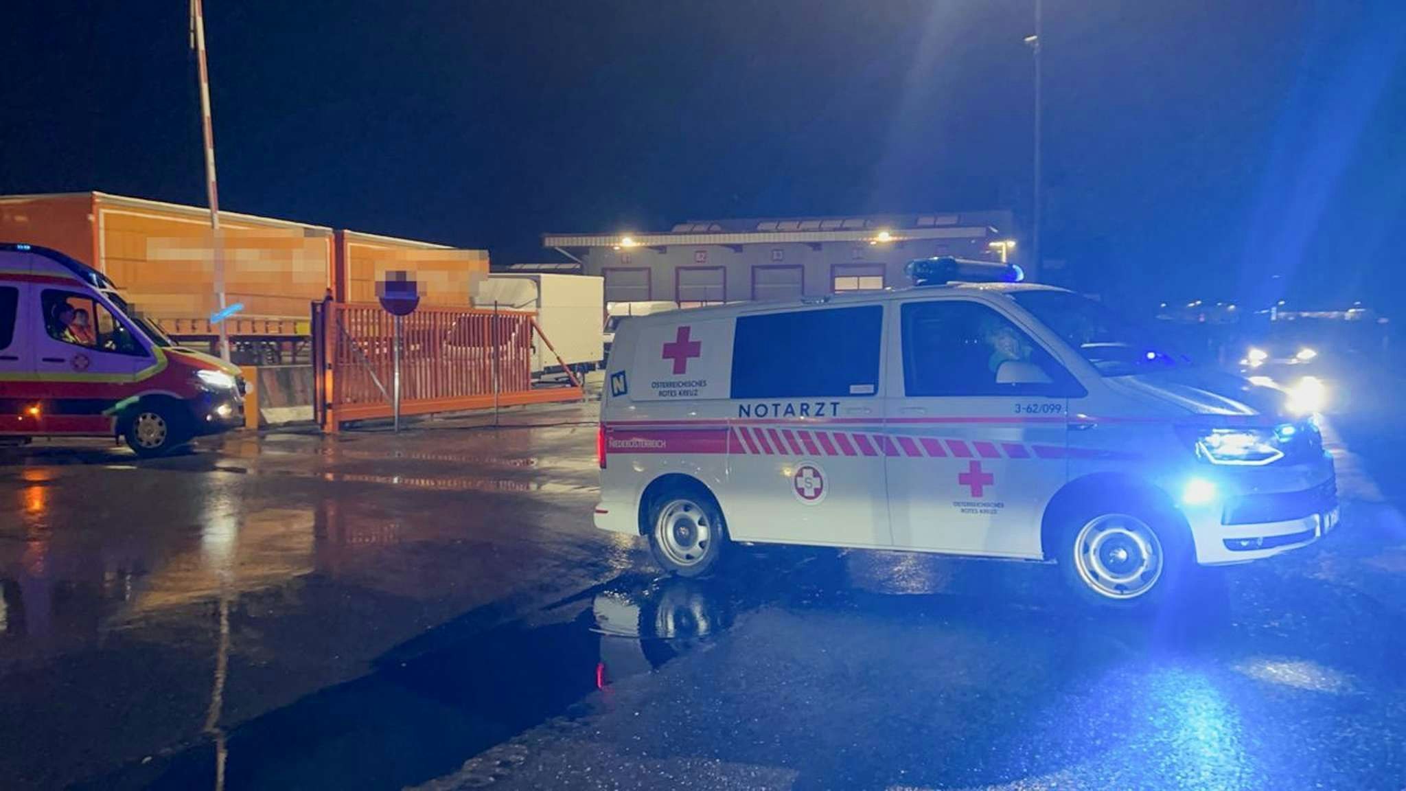 Trotz rascher Hilfe erlag der Mann seinen schweren Verletzungen. 
