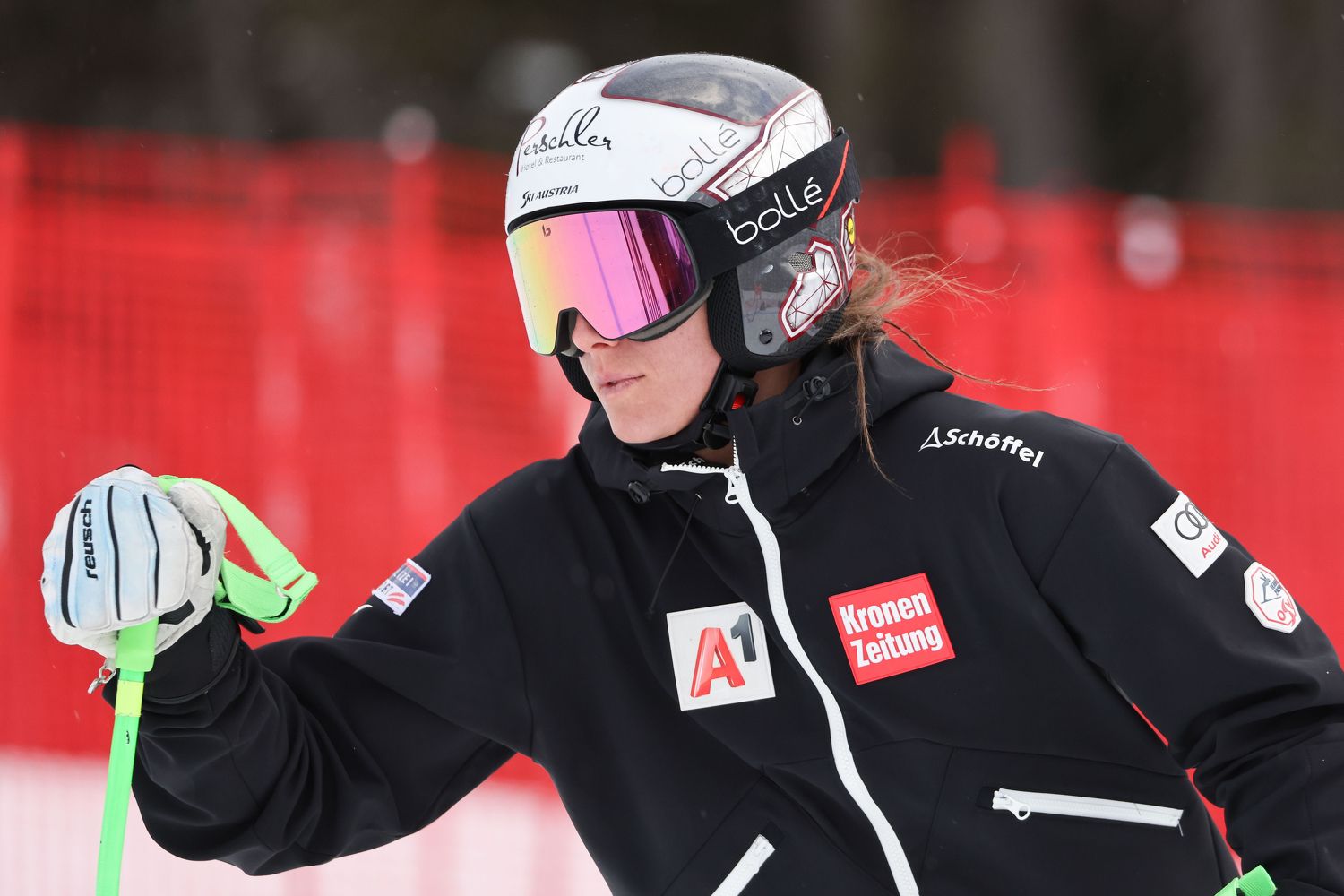 Ricarda Haaser wartete am Start, durfte nicht mehr fahren.