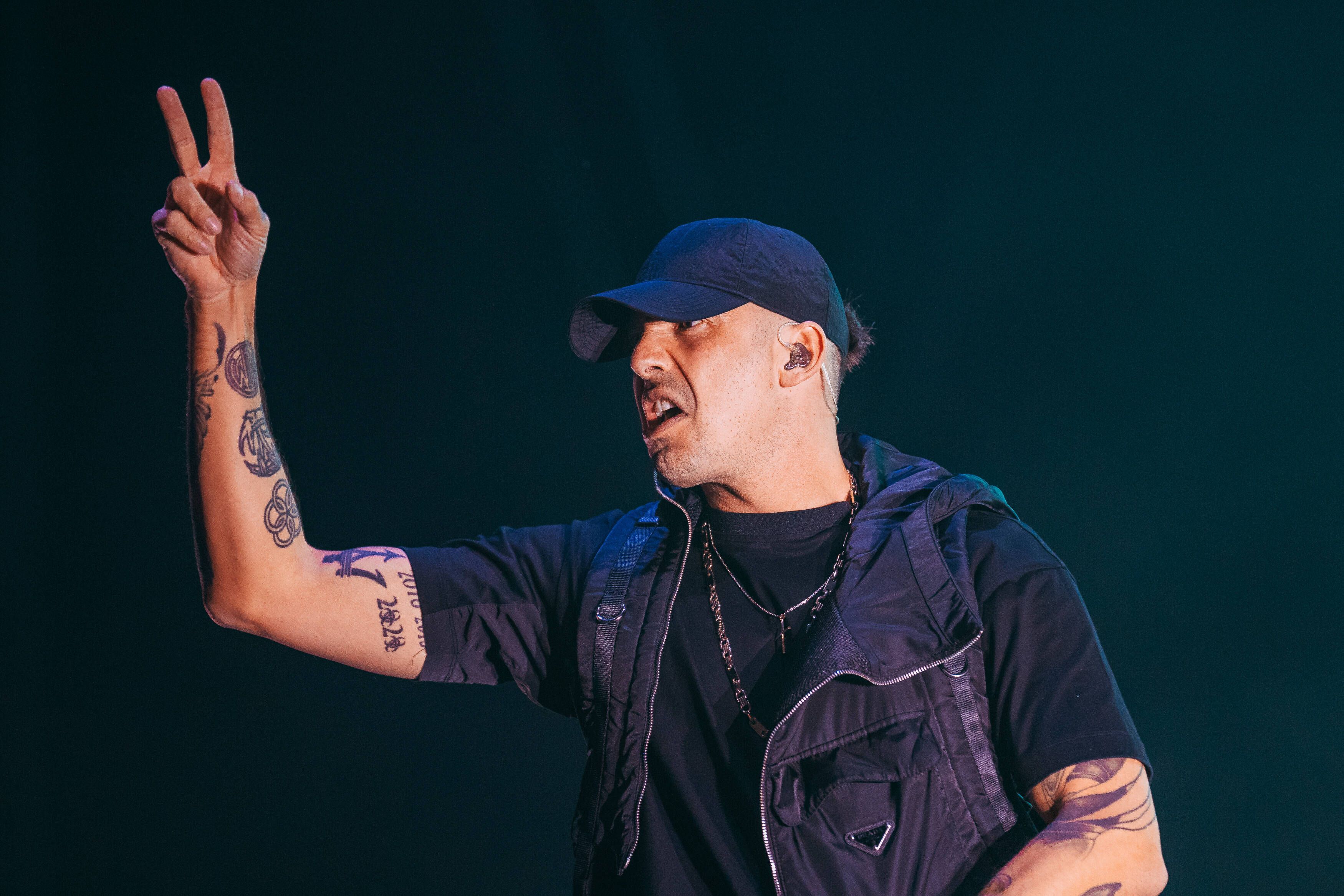 Was das für RAF Camoras geplante Tour bedeutet, bleibt abzuwarten.