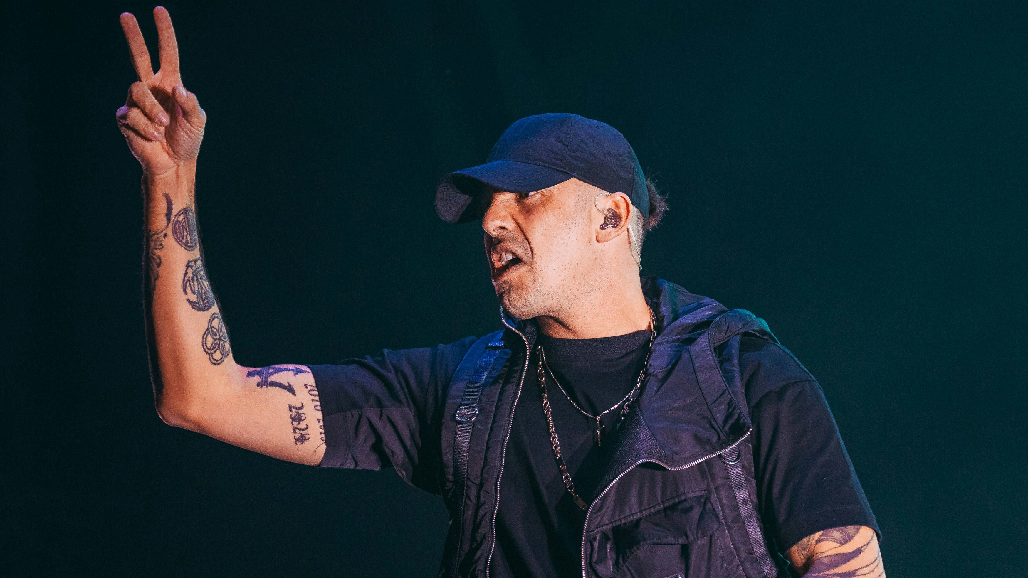 Sputnik Springbreak Festival 2022 Raf Camora auf der MainStage waehrend dem Sputnik Springbreak Festival 2022