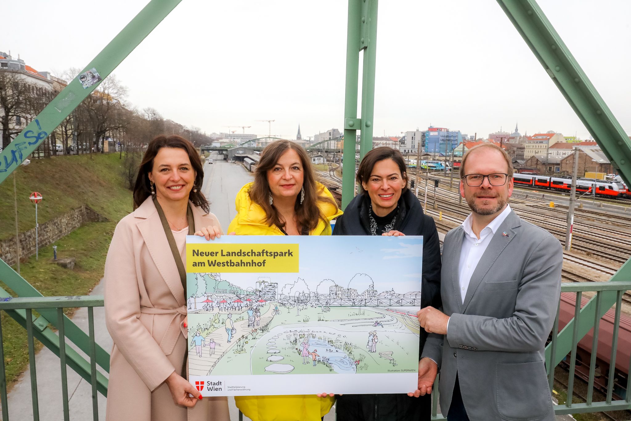 NEOS Wien Stadtentwicklungssprecherin Selma Arapovic, Planungsstadträtin Ulli Sima, ÖBB-Infrastruktur-Chefin Silvia Angelo und Fünfhaus-Bezirksvorsteher Dietmar Baurecht (SP). 