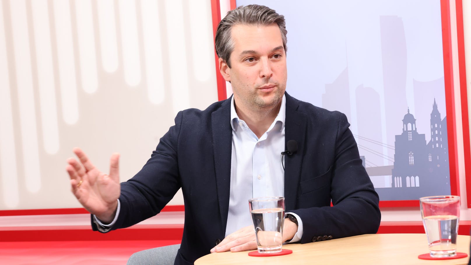 FPÖ-Obmann Dominik Nepp (41): "4.600 Euro fürs Nichtstun!"