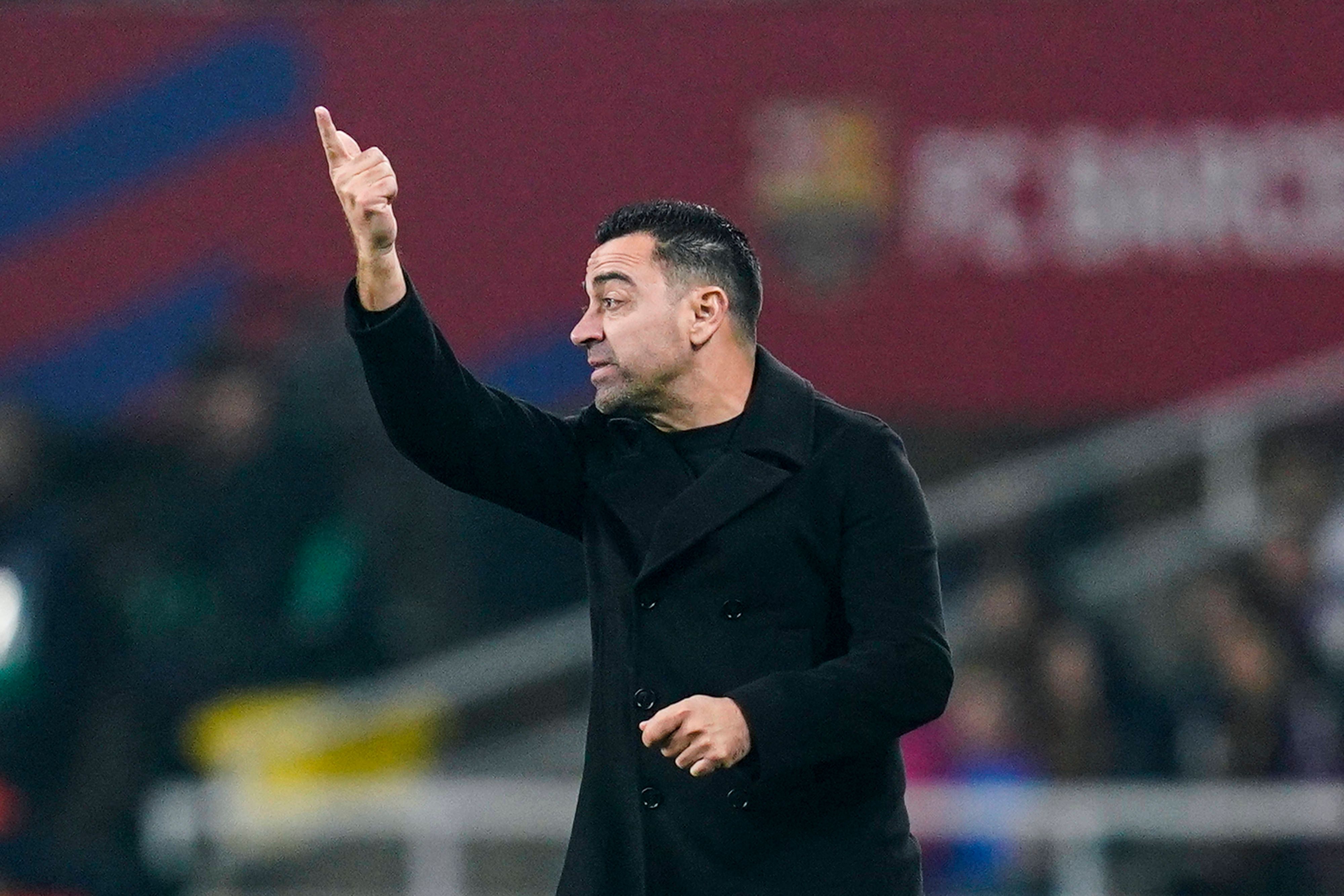 Xavi schmeißt als Barca-Trainer hin.