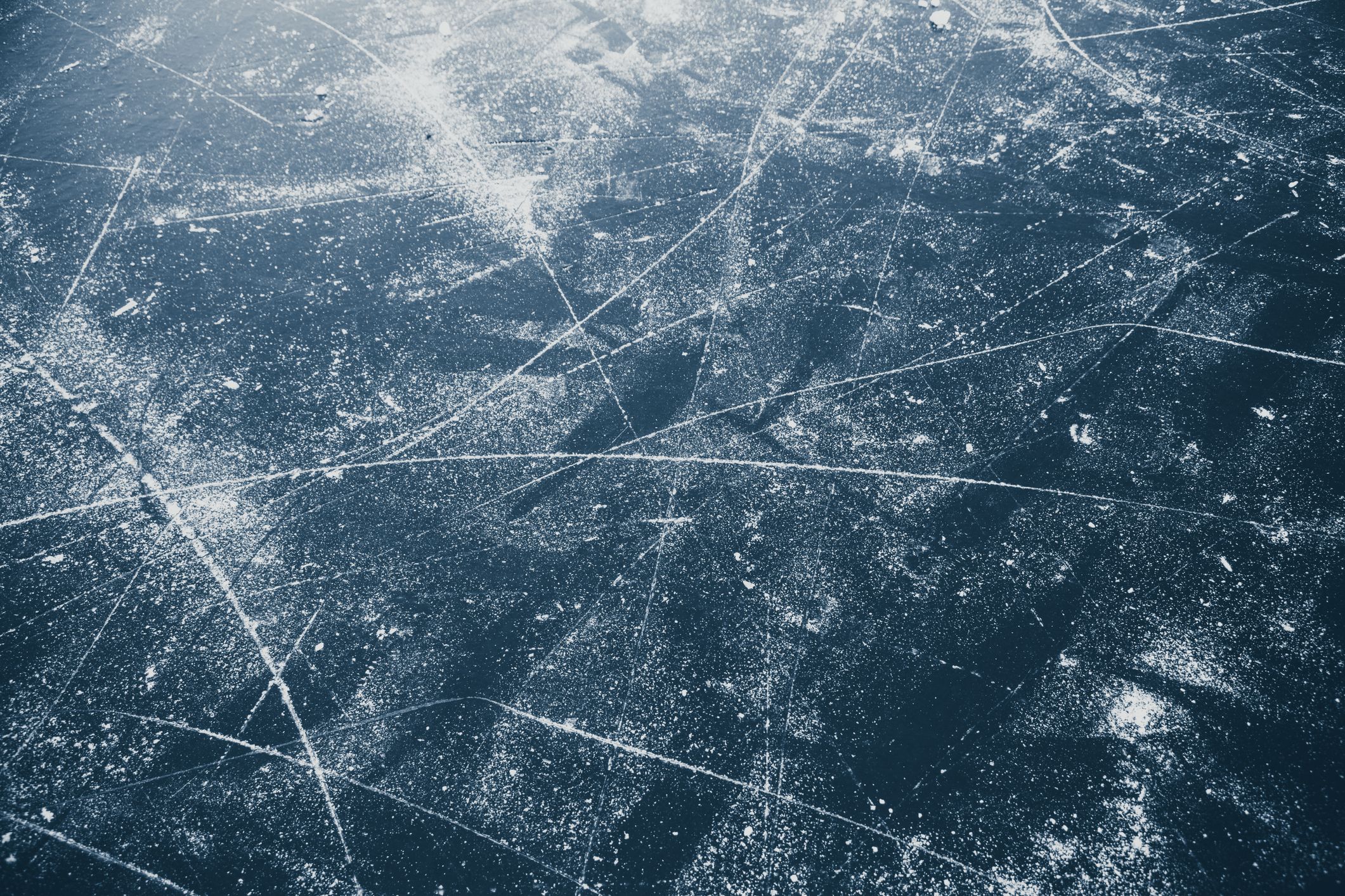 Aufgrund der fortschreitenden Erderwärmung wird eine tragfähige Eisdecke immer seltener. (Symbolbild)