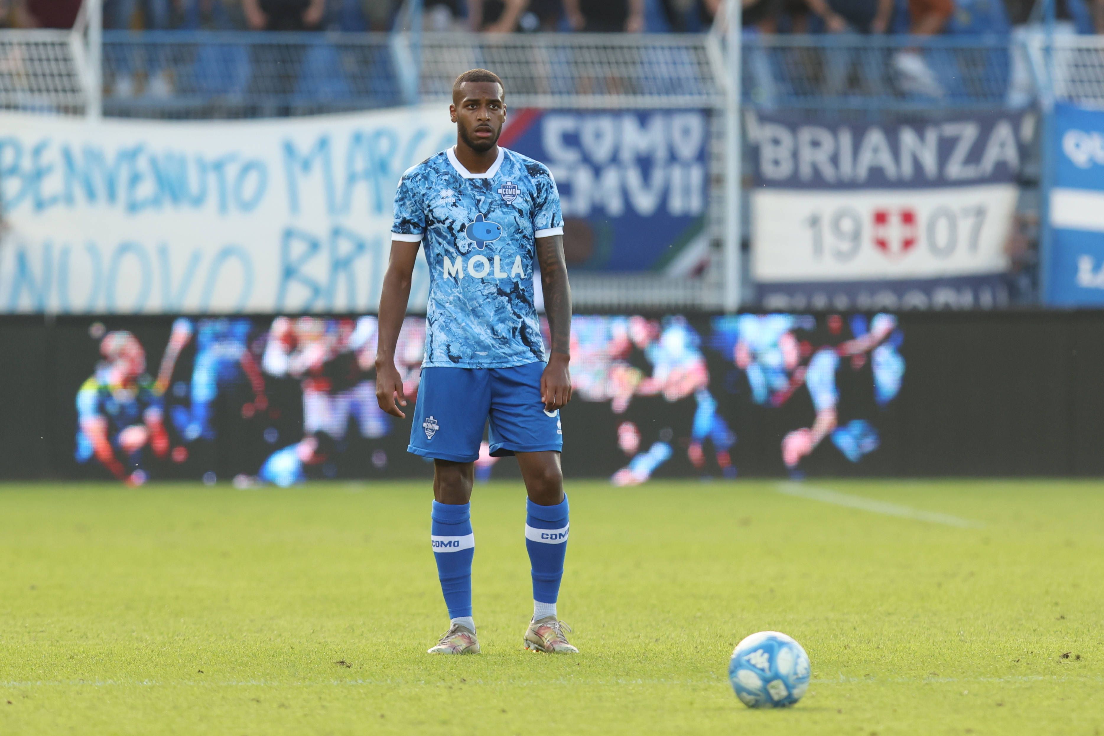 Marlon Mustapha verlässt Como leihweise.