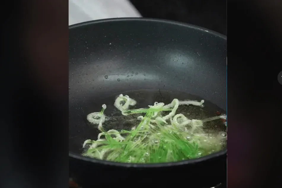 Frittierte Zahnstocher gehen auf Social Media viral. Jetzt warnt jedoch eine Gesundheitsbehörde.