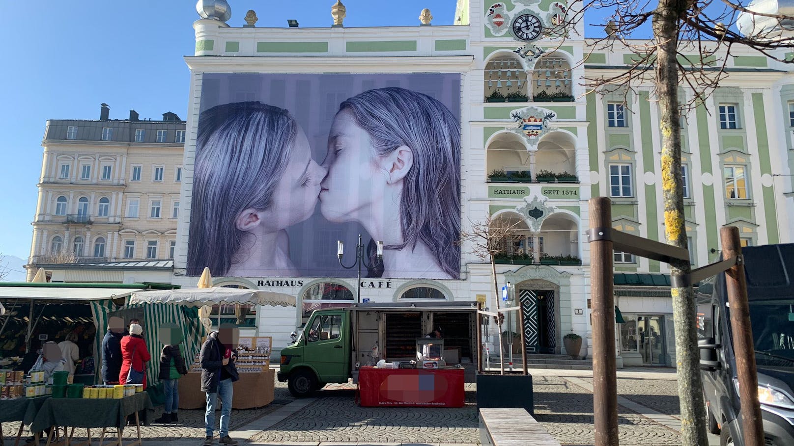 Aufreger – Helnwein zeigt öffentlich küssende Kinder