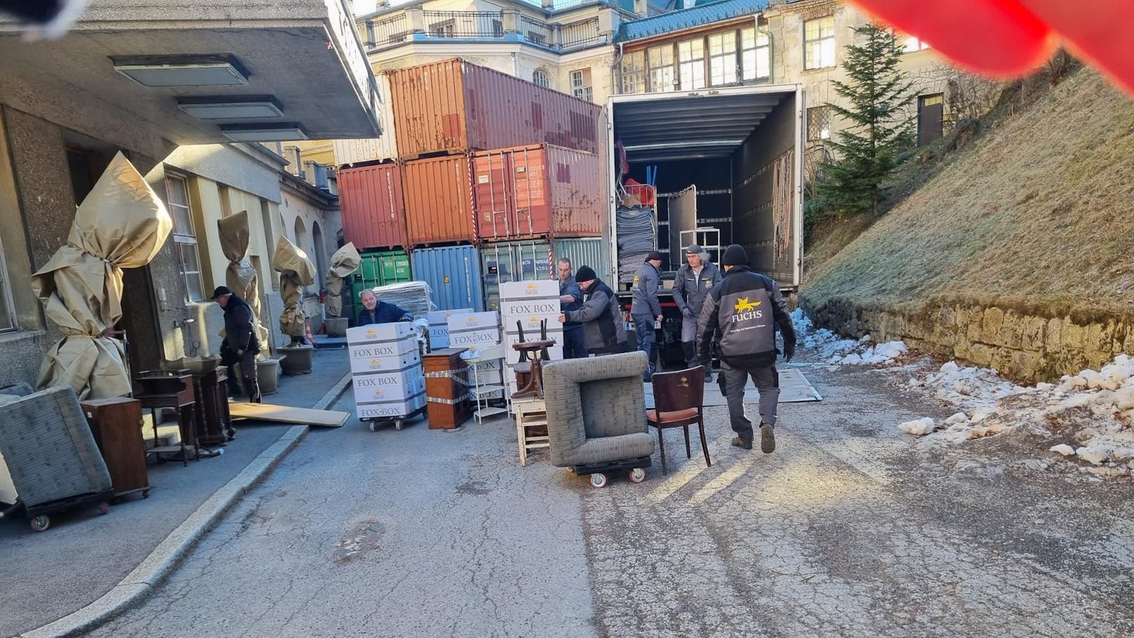 Der Theatermacher besetzte und versperrte das Südbahnhotel am Semmering (NÖ) seit November.