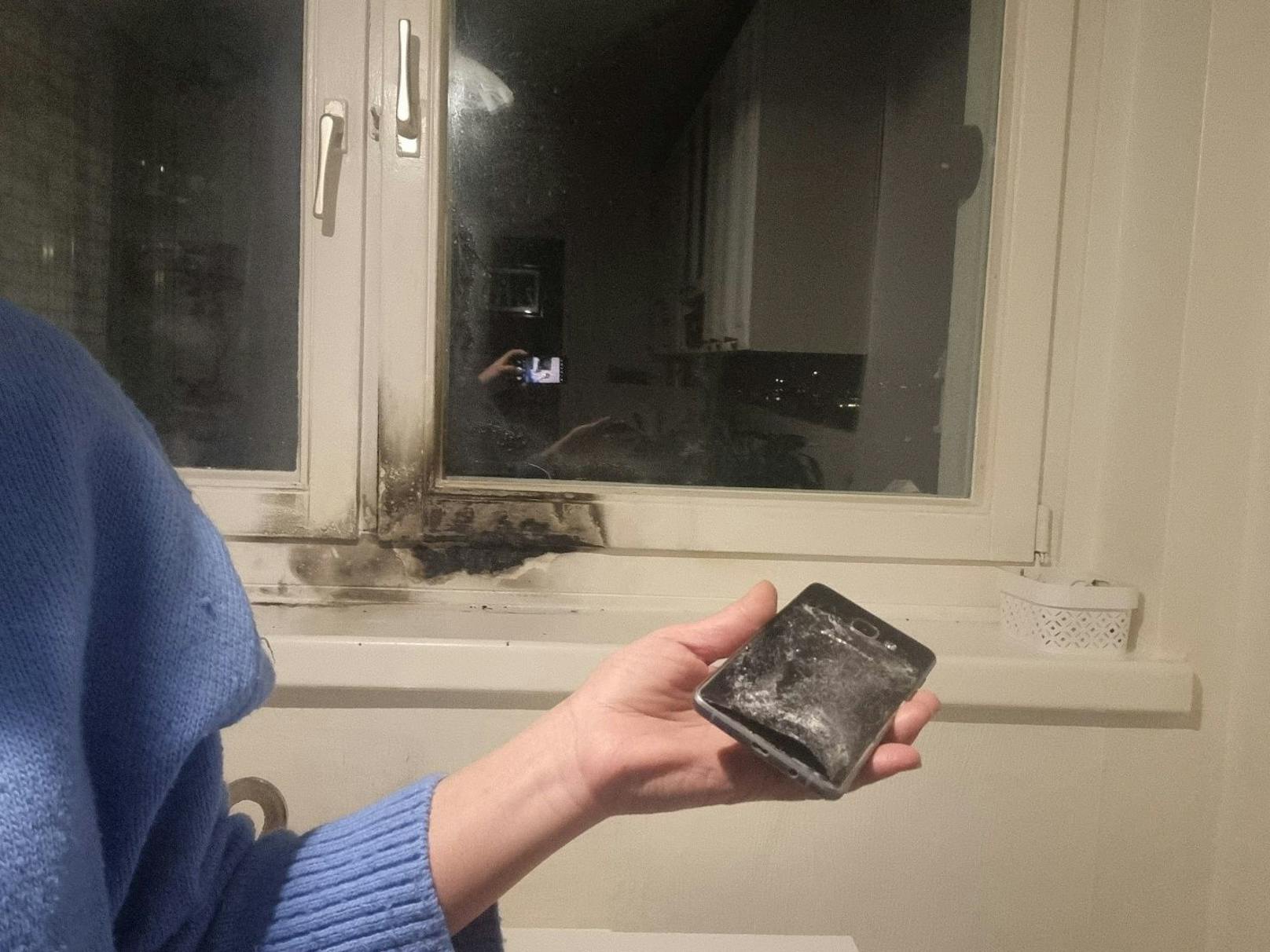 Der Akku des Smartphones explodierte, als die Wienerin unter der Dusche stand. Im Anschluss brannte es auf der Fensterbank.