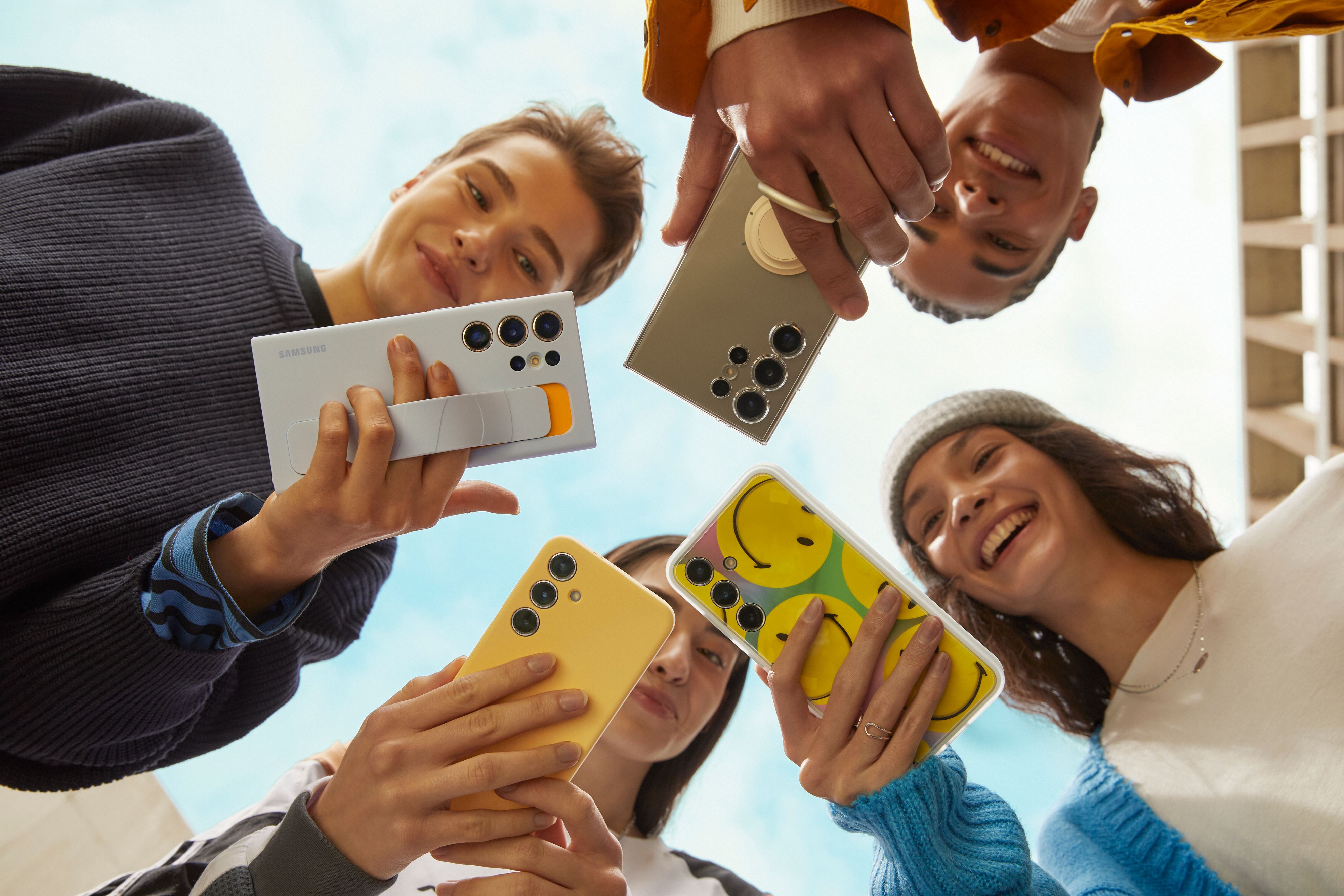 Die Galaxy S24 Serie kommt in Farben, die von Erdmineralien inspiriert wurden, unter anderem&nbsp;Titanium Gray, Titanium Black, Titanium Violet und Titanium Yellow.