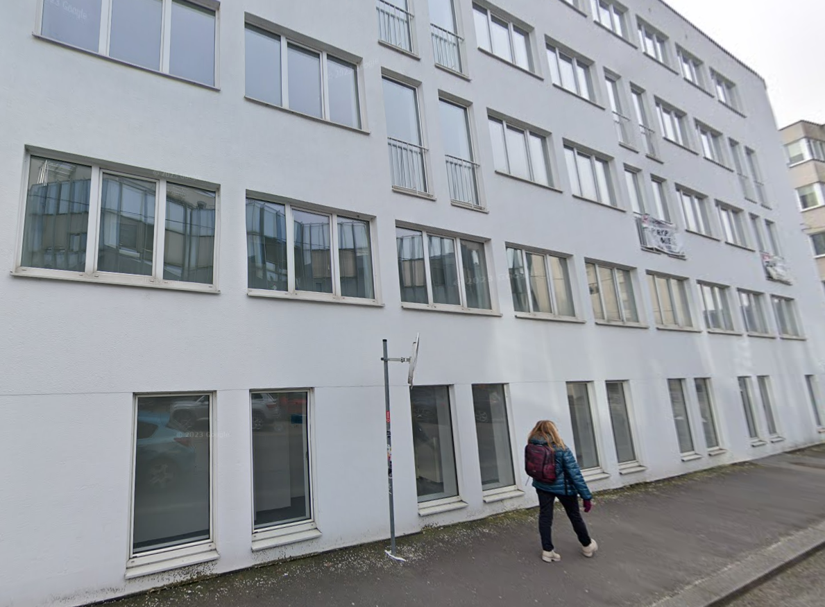 In diesem Gebäude in der Linzer Friedrichstraße werden die Senioren derzeit gepflegt.