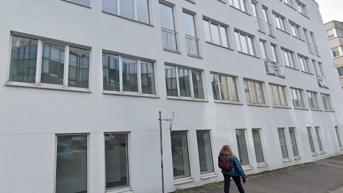 In diesem Gebäude in der Linzer Friedrichstraße werden die Senioren derzeit gepflegt.