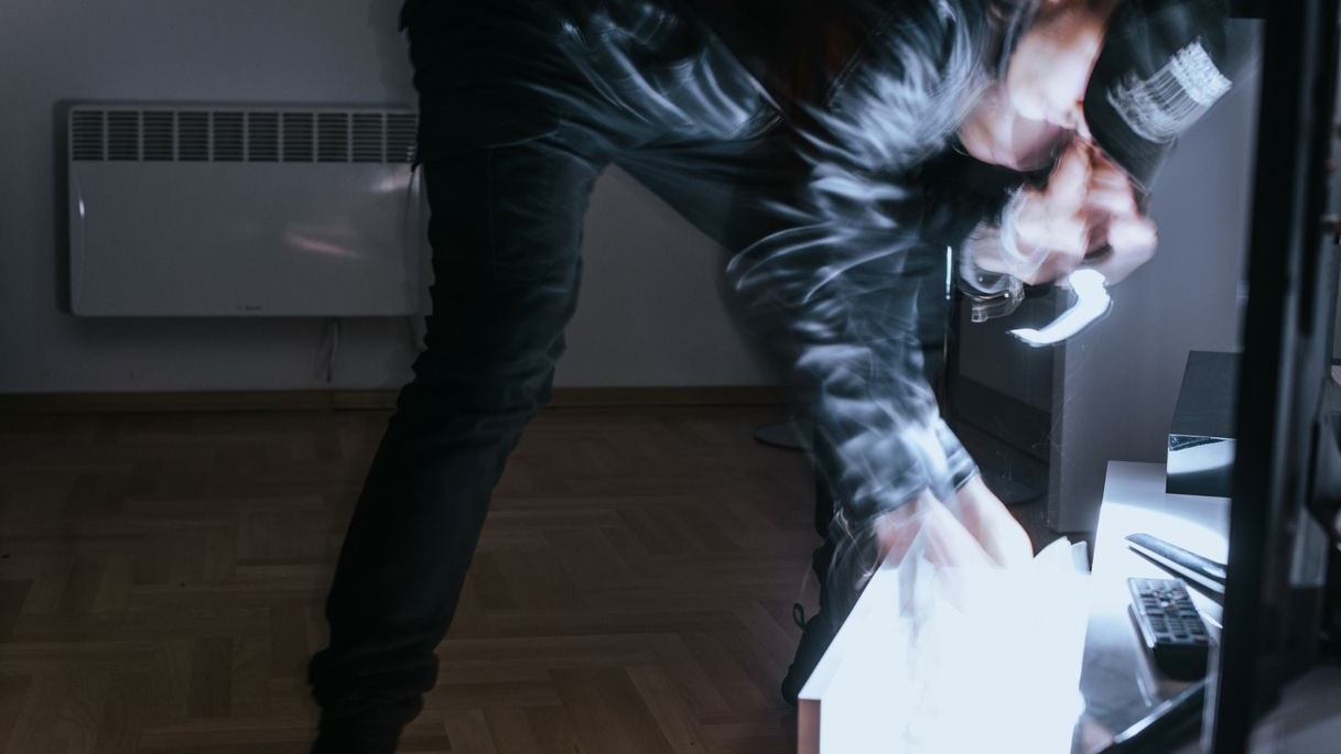 Die Diebe hatten es auf einen Fernseher abgesehen.