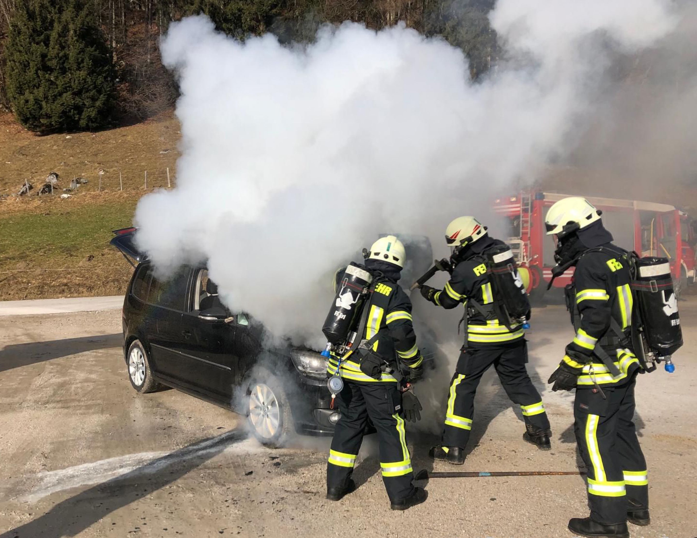 Am Pkw entstand erheblicher Sachschaden. 