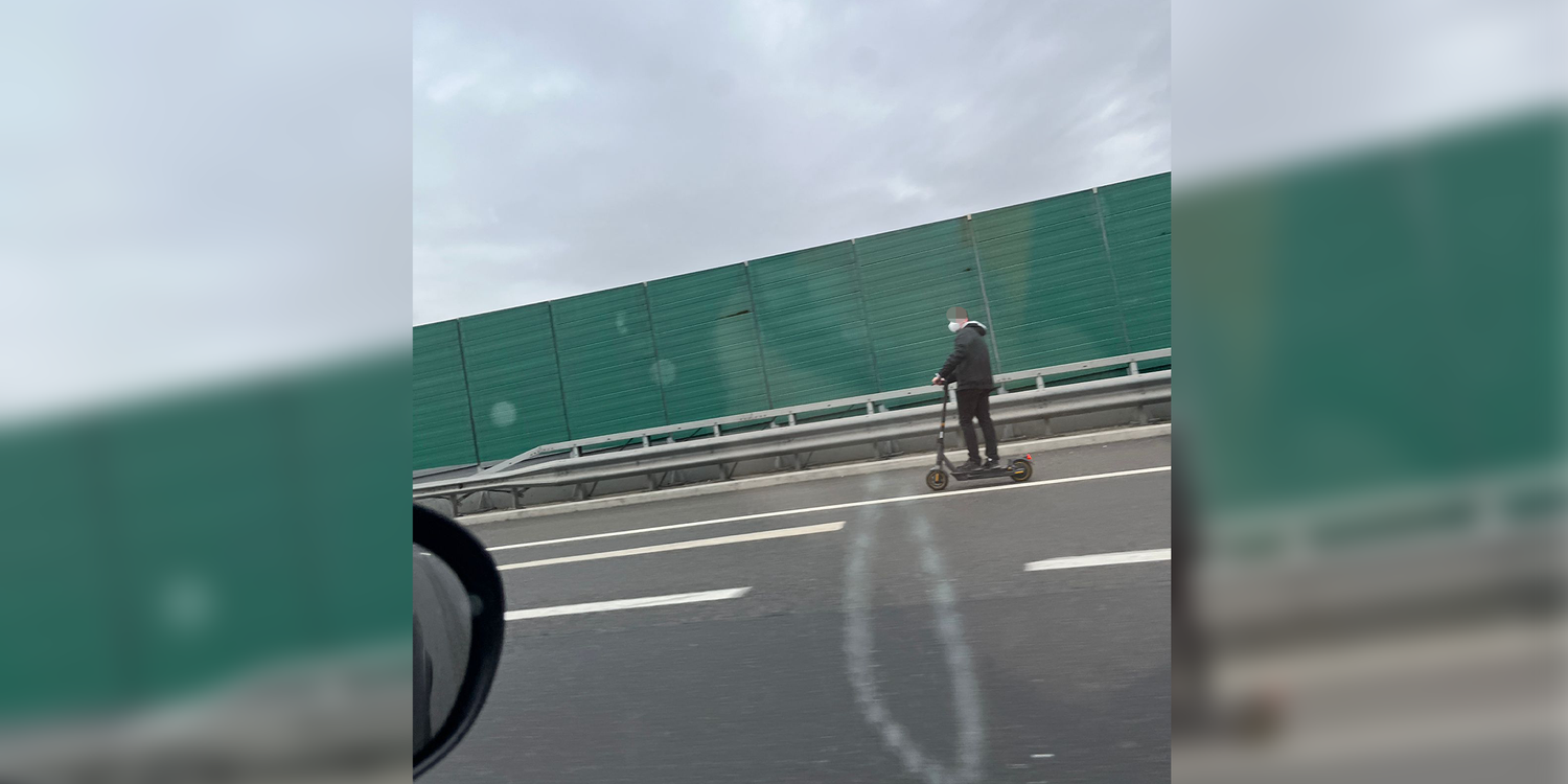 Bitte nicht nachmachen! Ein Scooter-Fahrer sorgte auf einer Autobahn in Wien für Aufsehen. Er gefährdete nicht nur sich selbst, sondern auch den umliegenden Straßenverkehr.