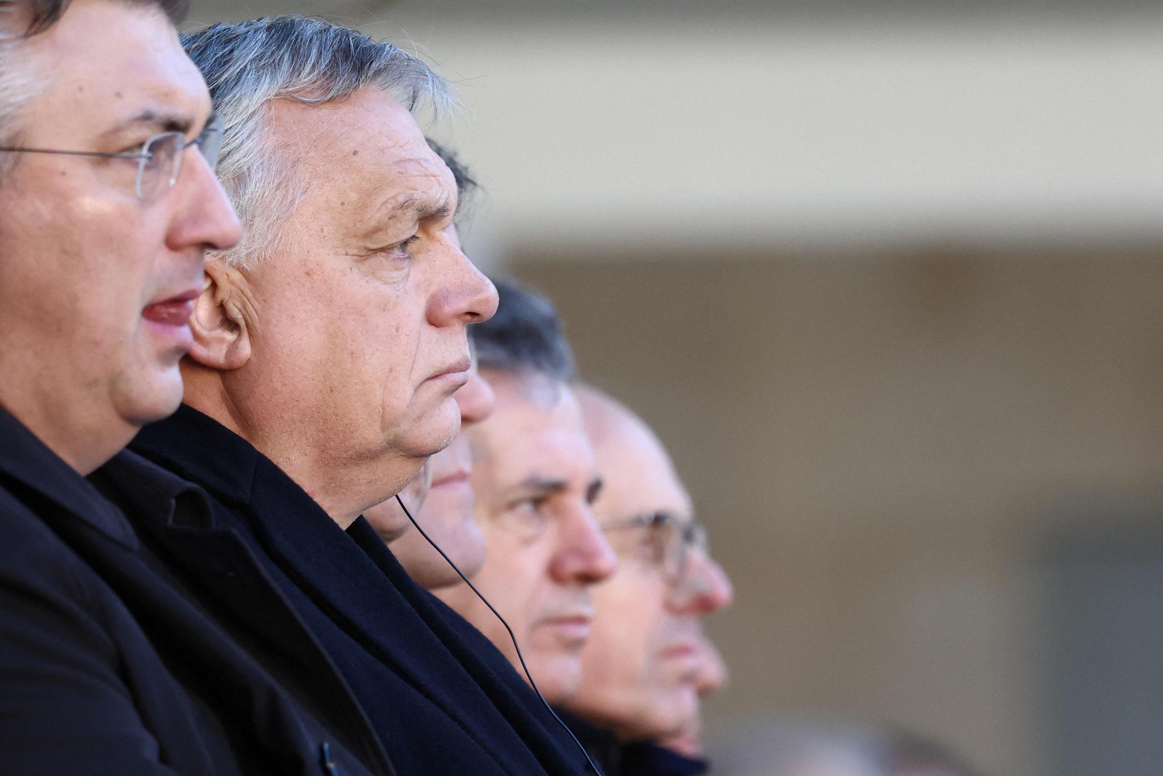 Orban steht nicht nur wegen seiner Blockadehaltung in der Kritik, er unterhält als einziger in der EU auch weiter Beziehungen zu Russlands Präsident Putin.