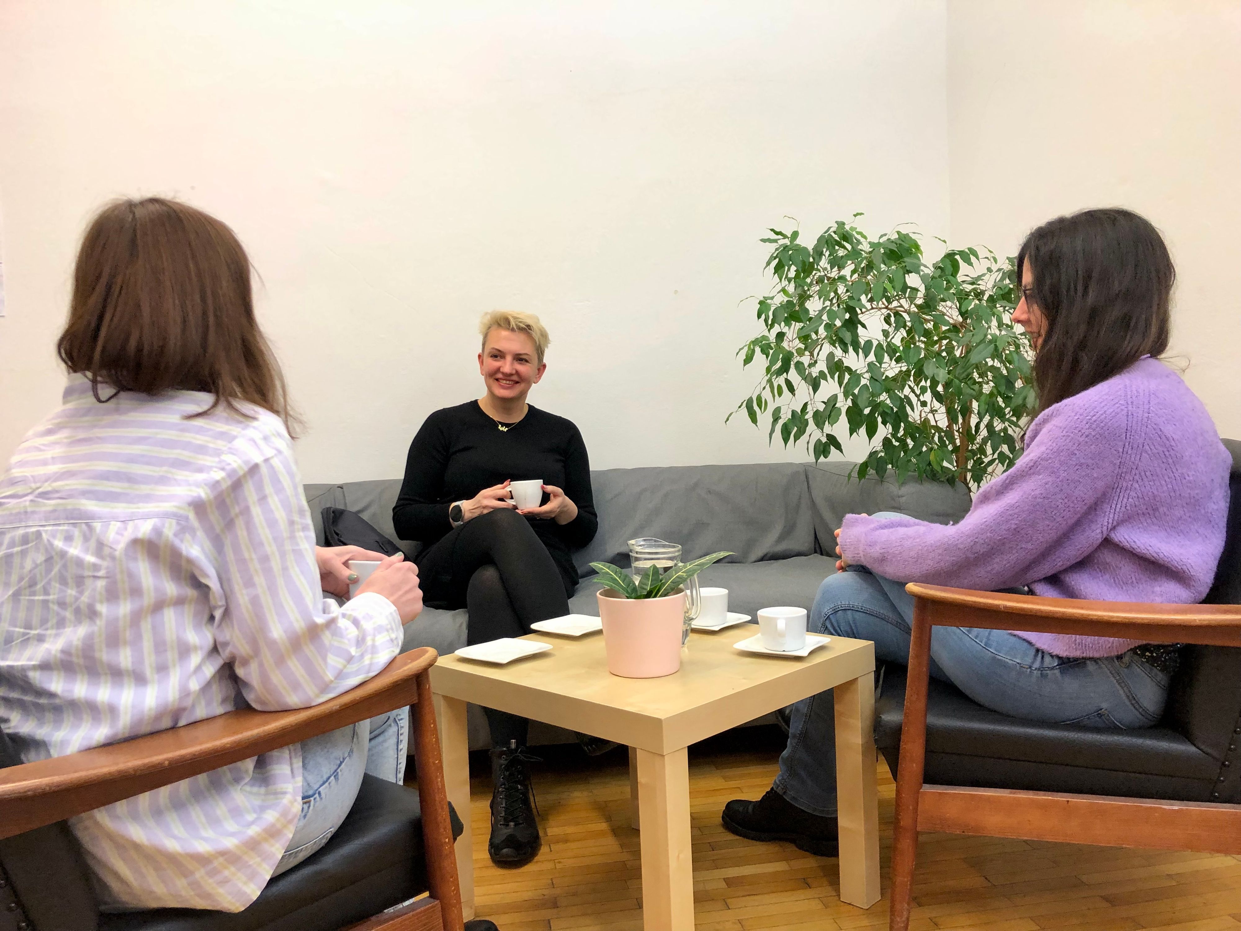 Julia K. (48) aus der Ukraine nimmt an den Frauendialoggruppen der Caritas teil. Für sie ist es ein wichtiger Austausch mit Menschen, die Ähnliches erlebt haben.&nbsp;