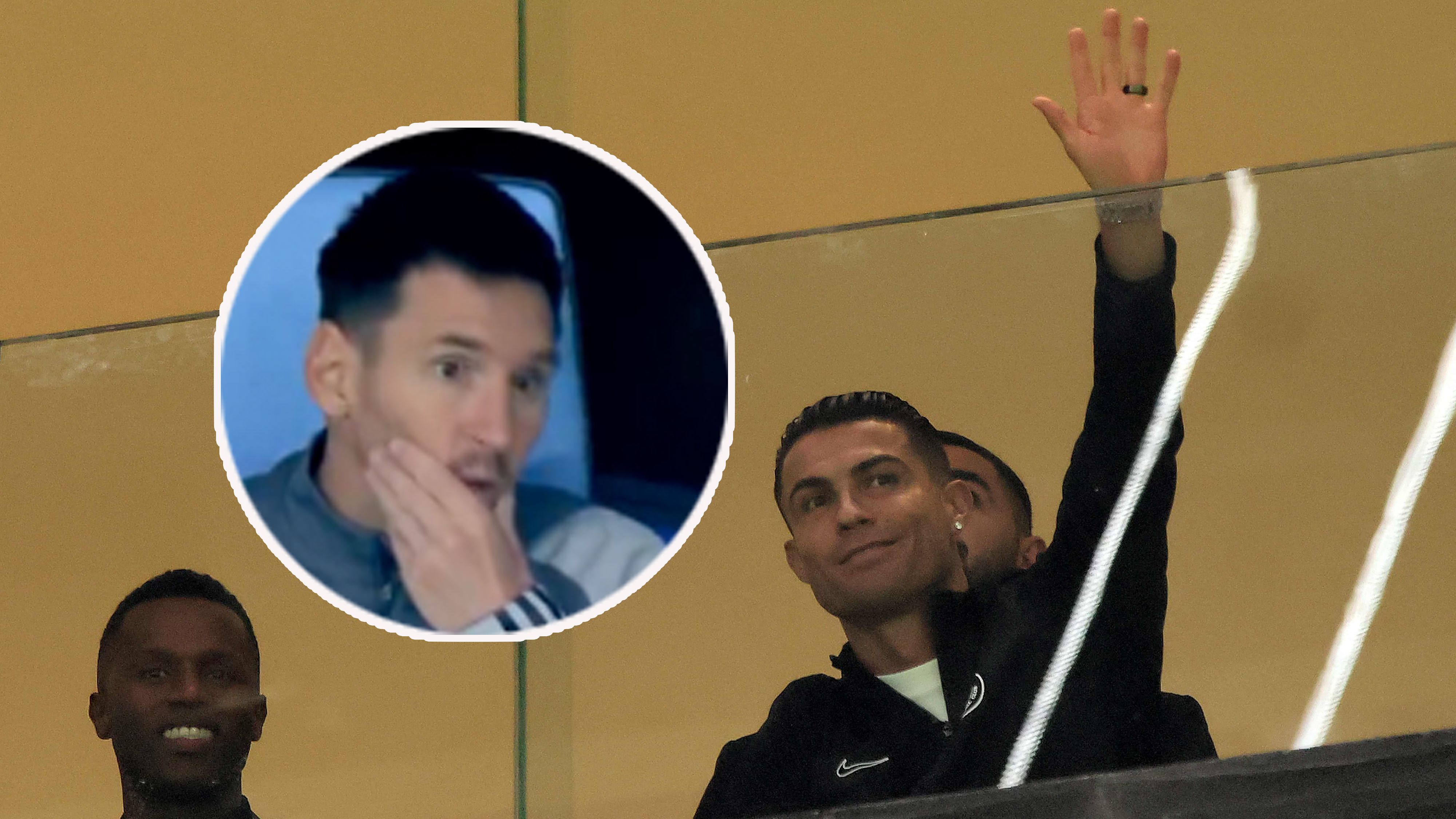 Cristiano Ronaldo strahlt, Lionel Messi traut seinen Augen nicht.