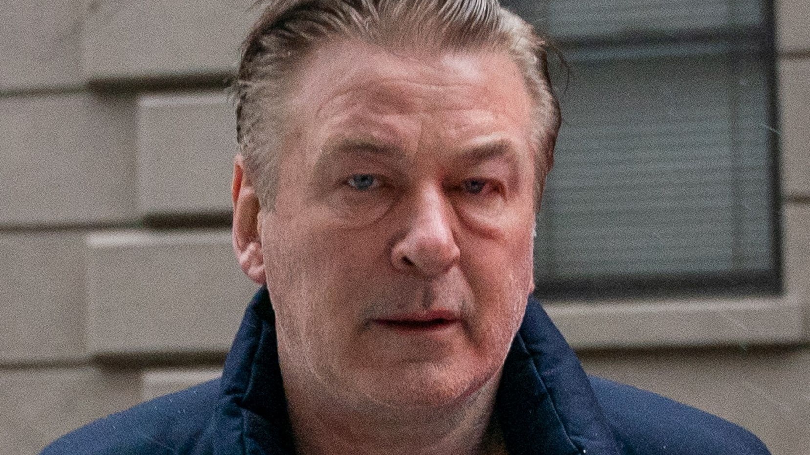 Alec Baldwin weist alle Anschuldigungen von sich ab.