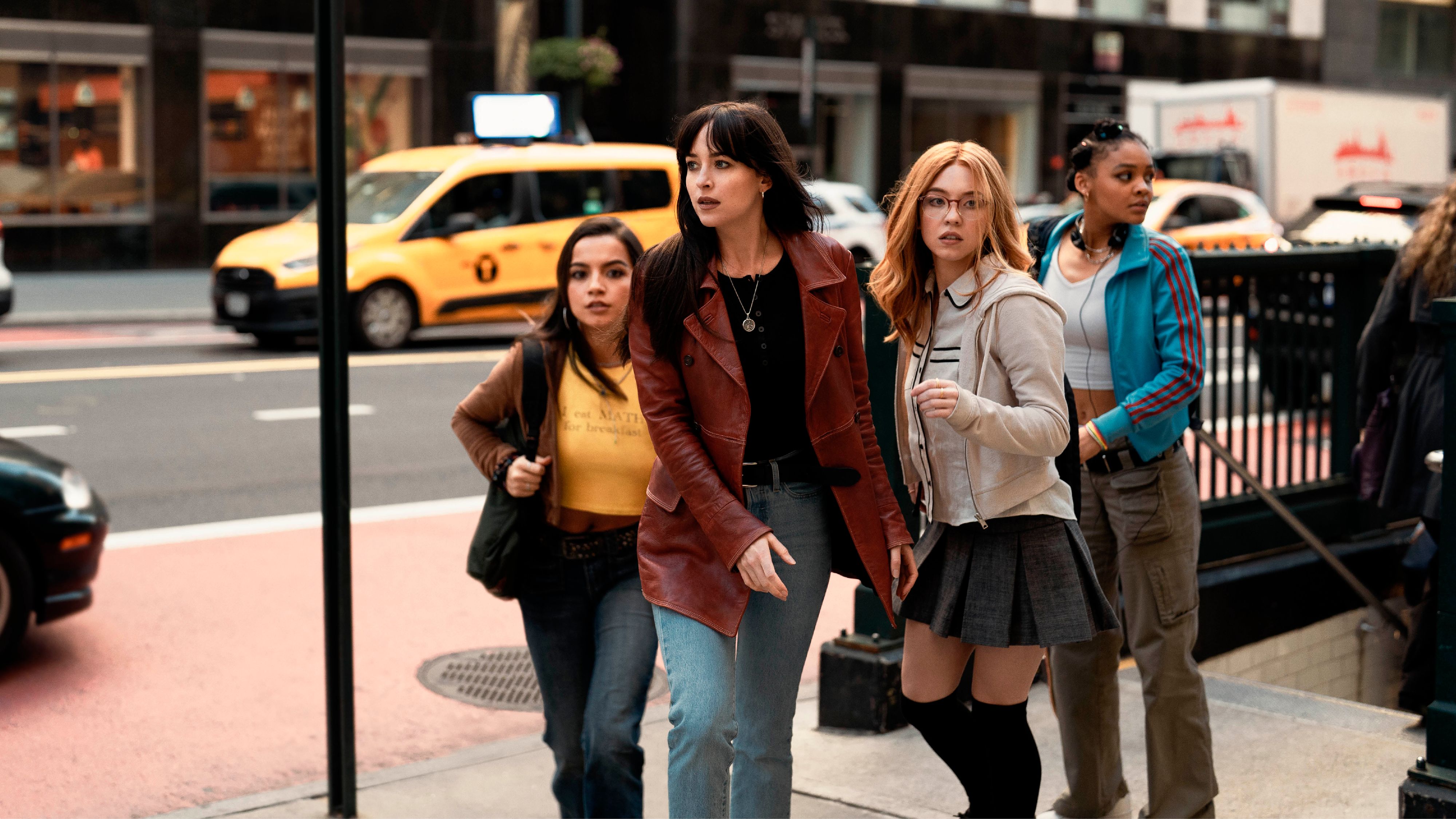 Cassandra Webb (Dakota Johnson) muss die zukünftigen Spider-Women beschützen