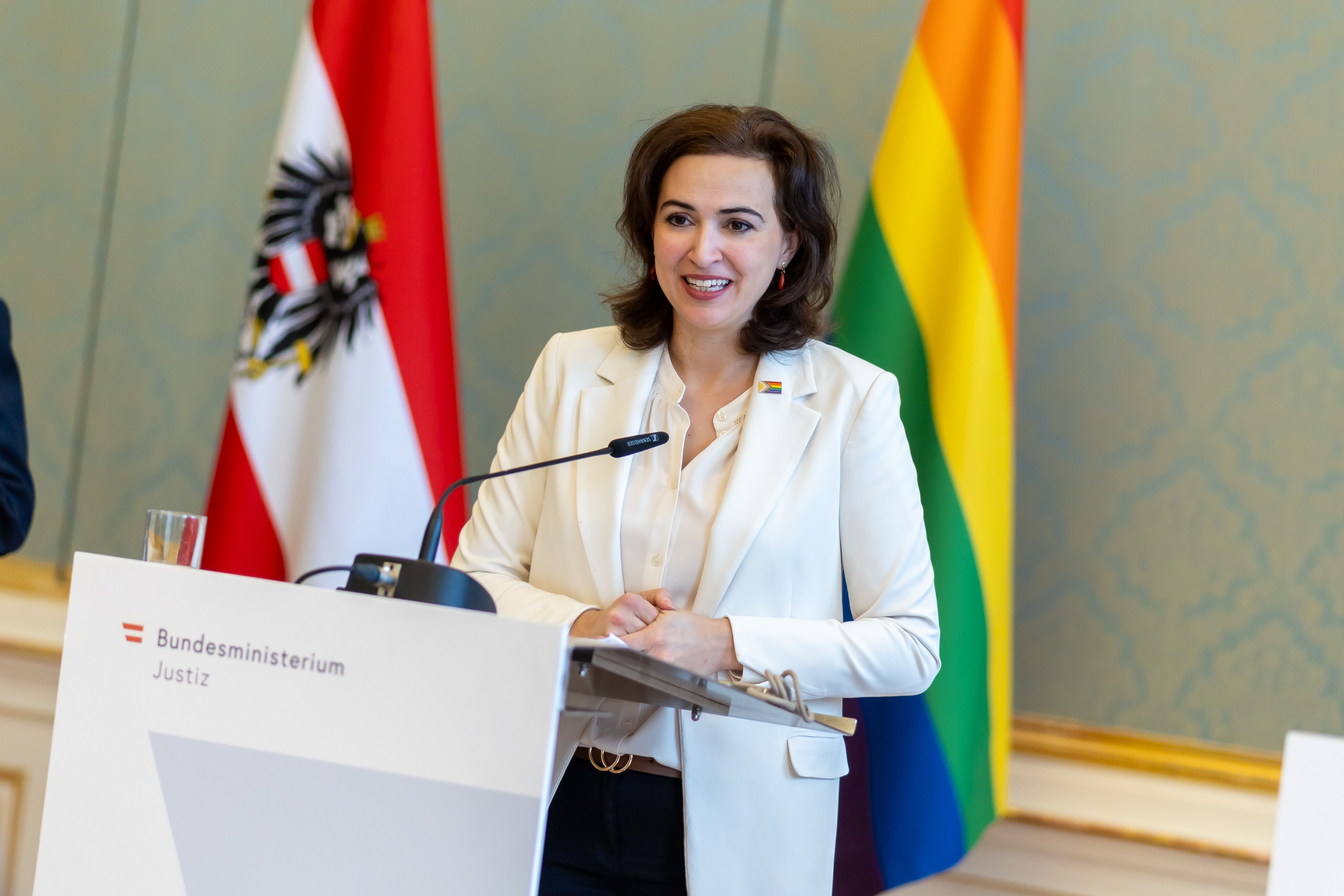Justizministerin Alma Zadić bei der Präsentation der Details