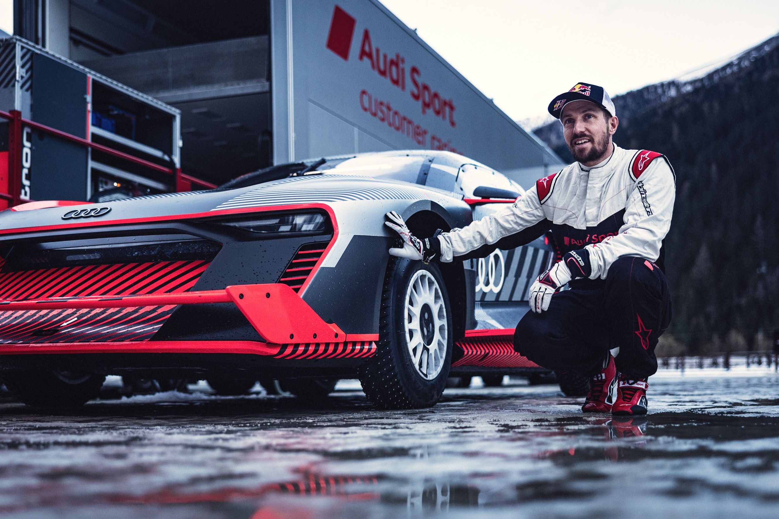 Marcel Hirscher stieg in den S1 Hoonitron.