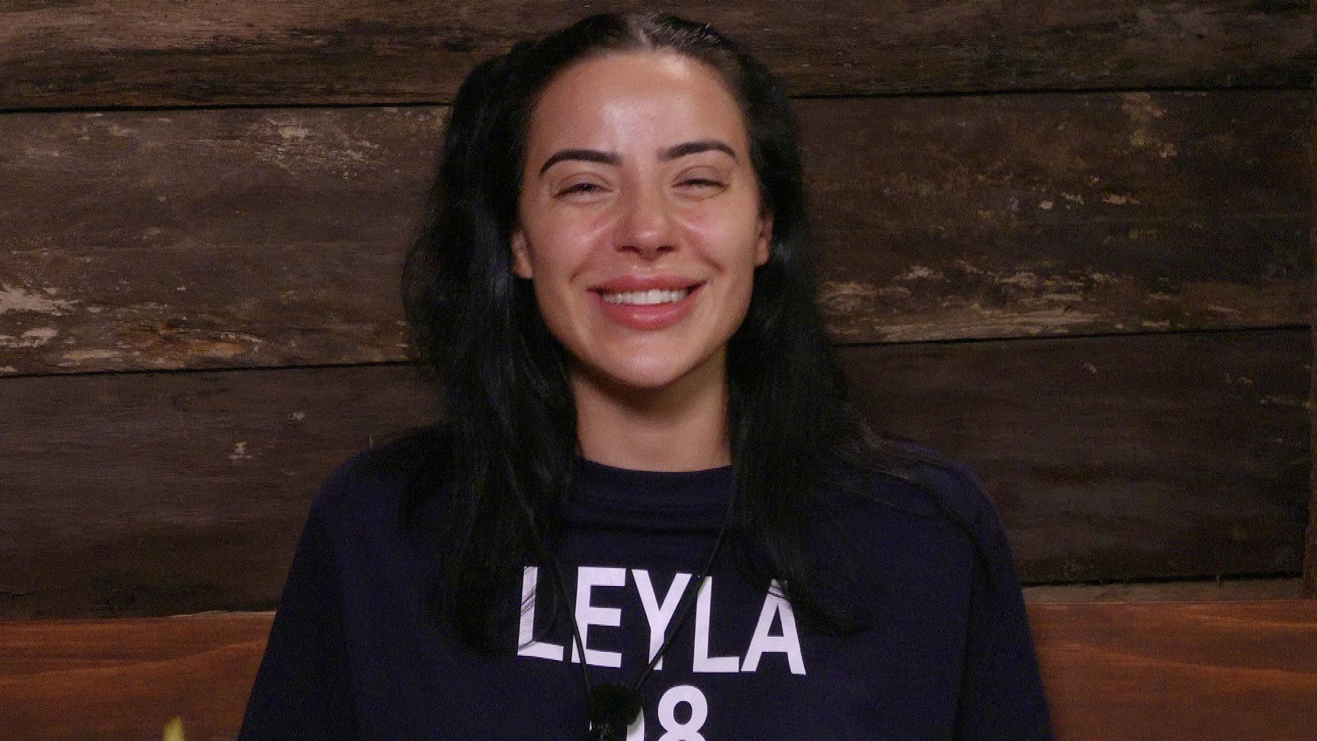 Leyla stand im Dschungeltelefon die Freude ins Gesicht geschrieben, endlich mit Mike loslegen zu können.