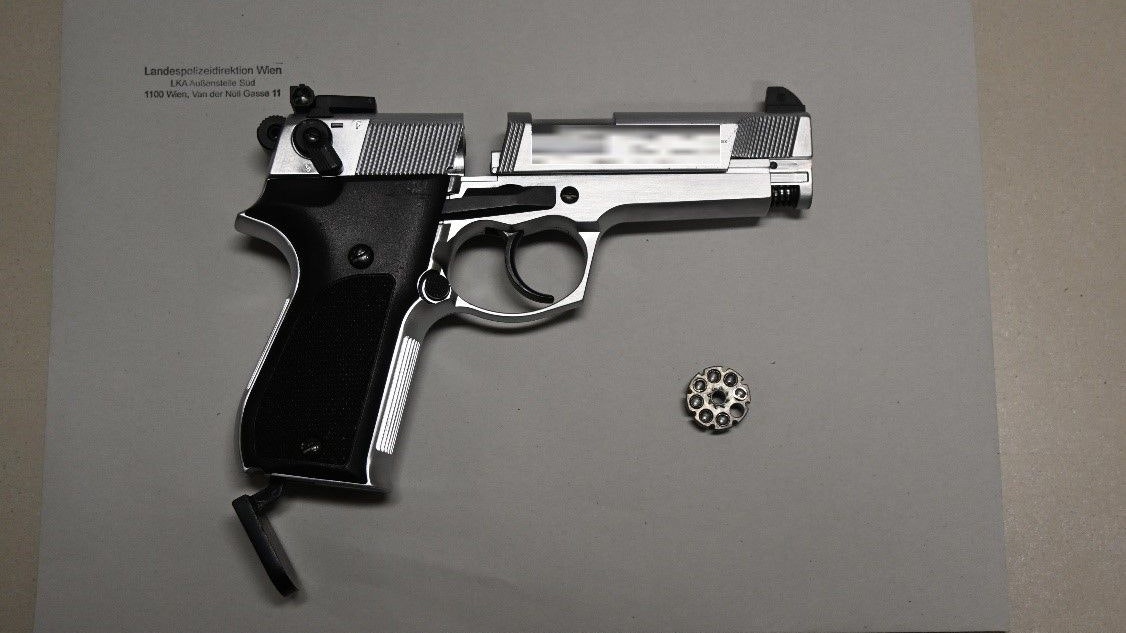 Mit dieser Waffe wurde die Tankstelle ausgeraubt. 