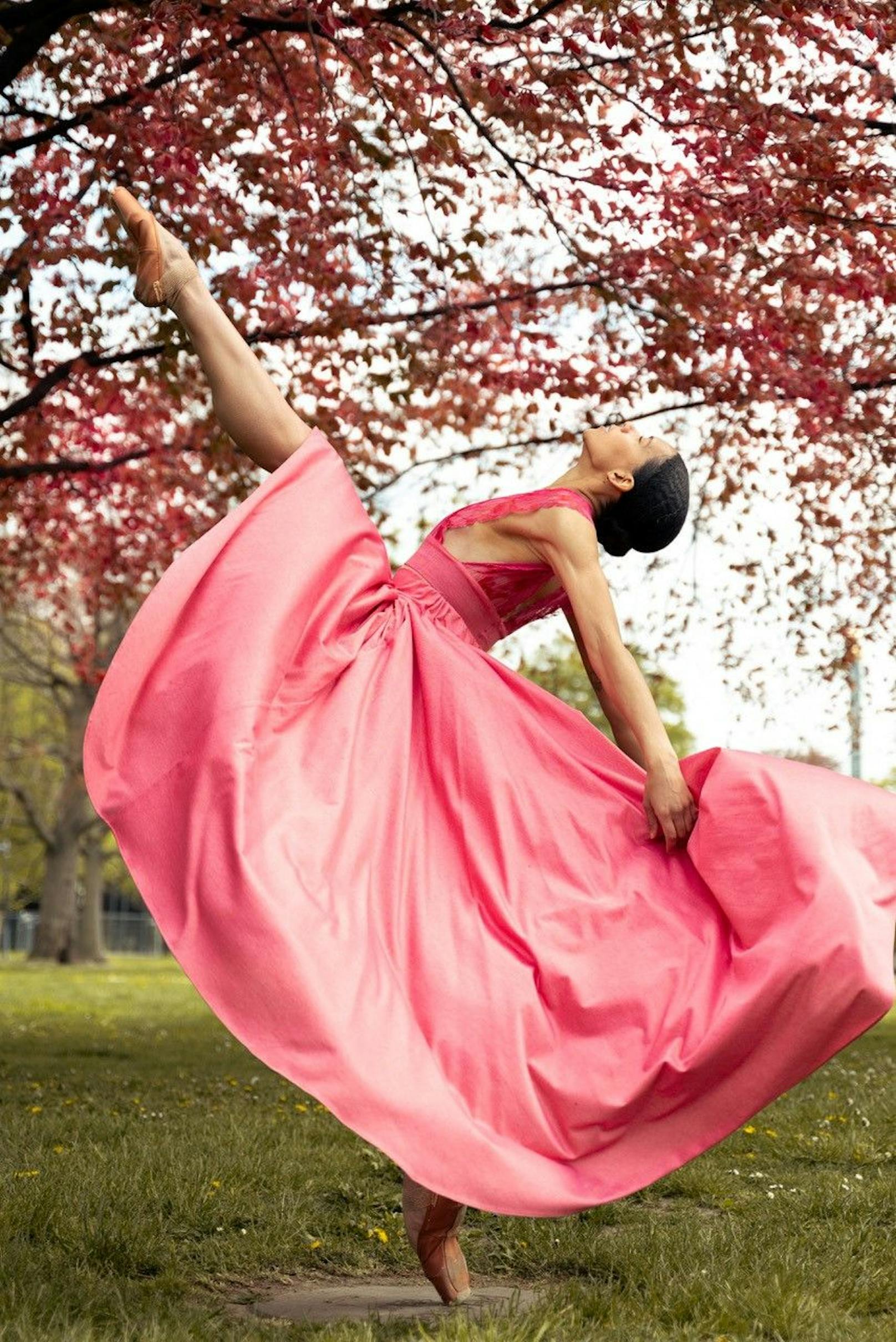 Rebecca Horner tanzt durchs Leben: Für die österreichische Designerin stand sie auch als Model vor der Kamera.