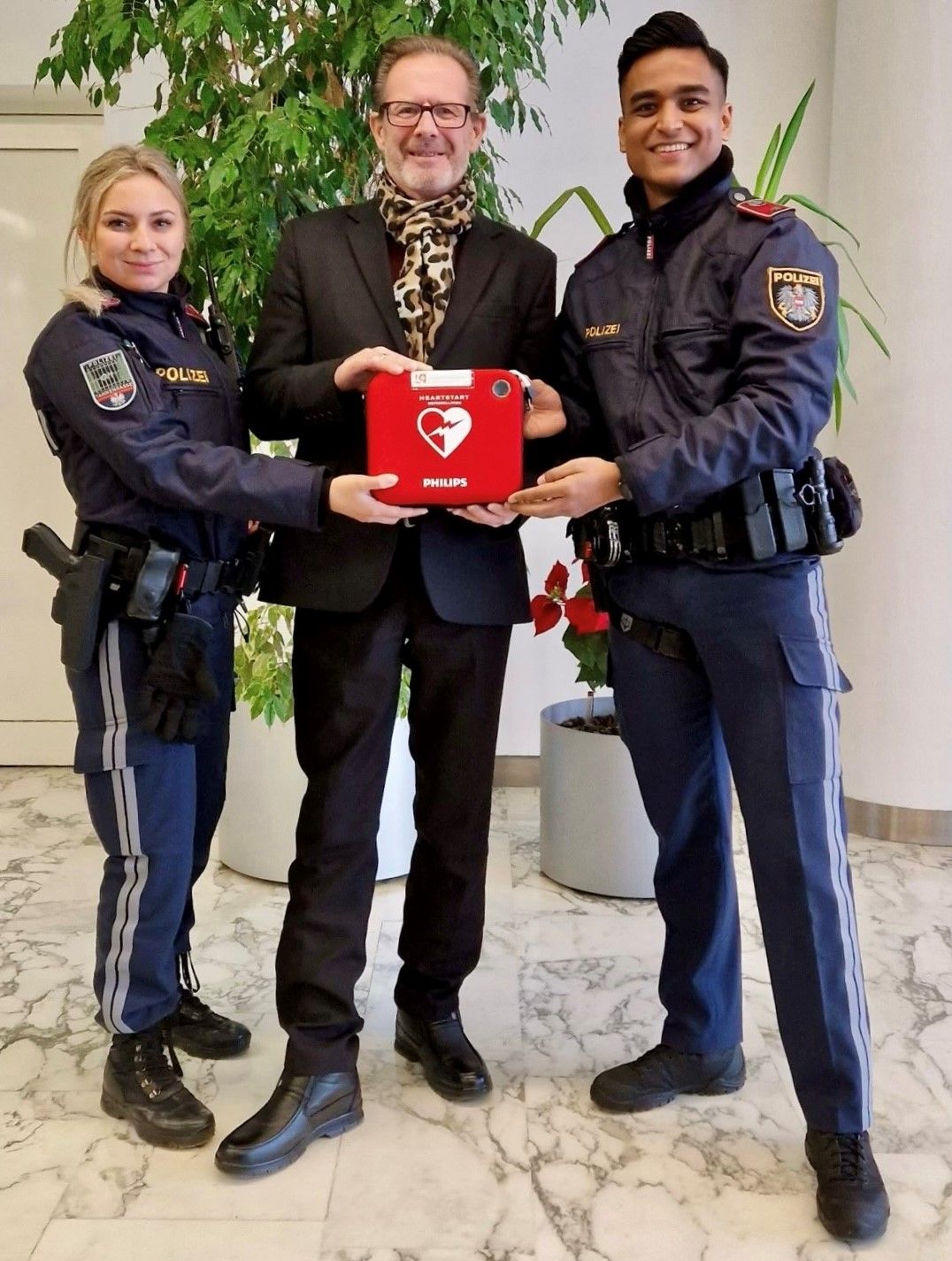 Polizisten retteten sein Leben. 