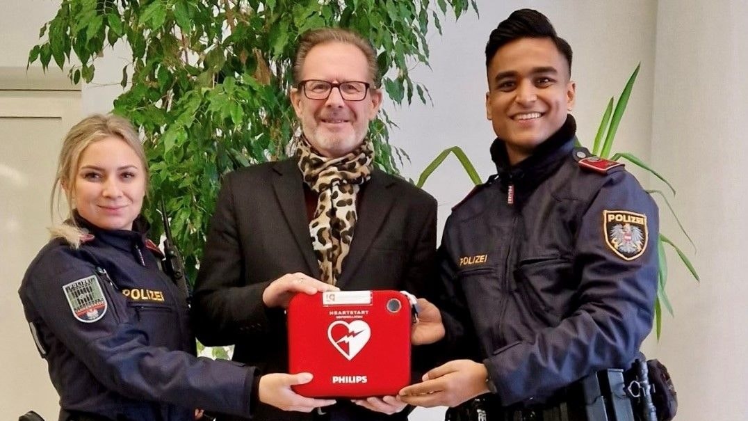 Polizisten retteten sein Leben. 