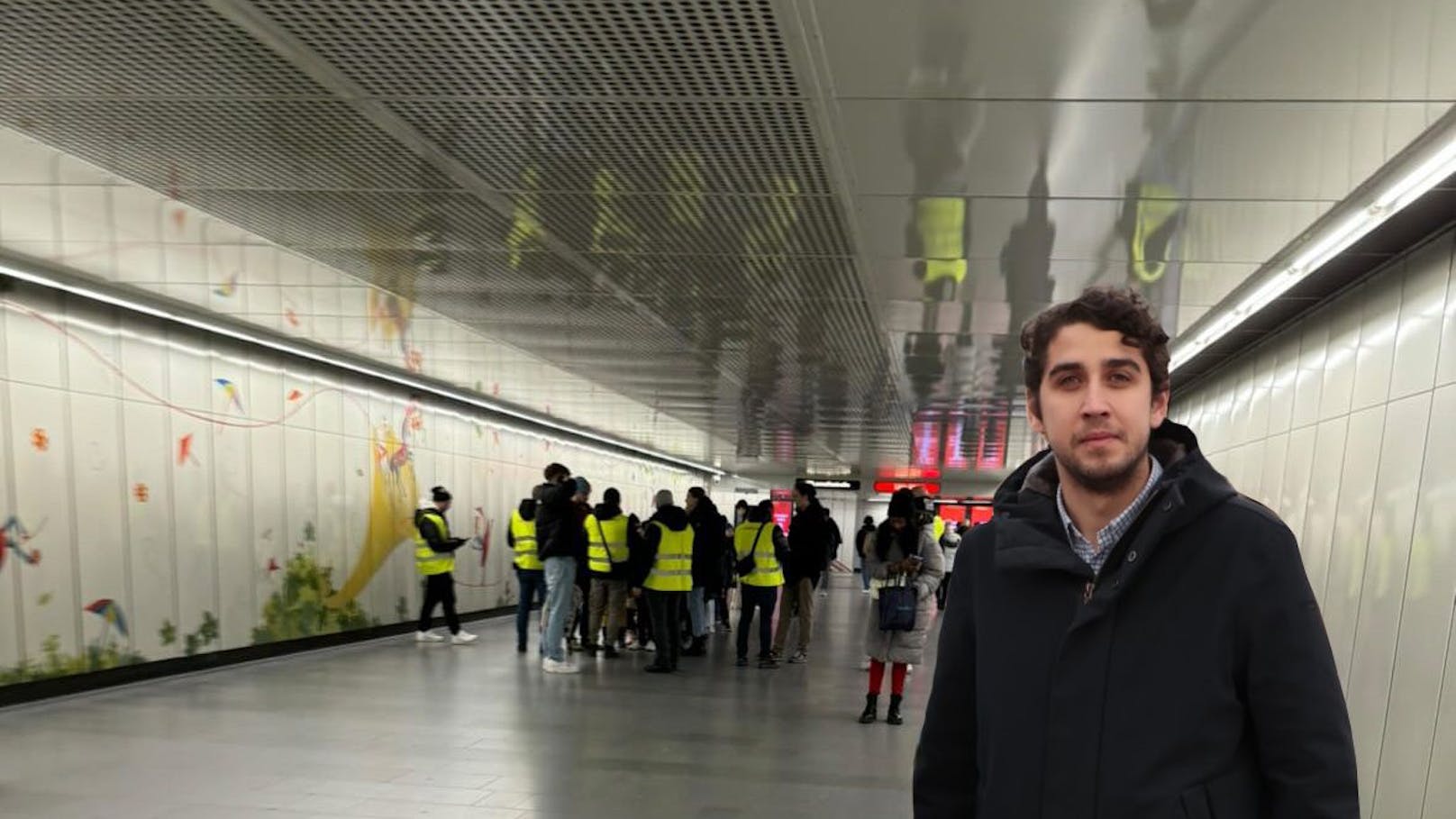 Wiener ging durch U-Bahnstation, sollte 105 Euro zahlen