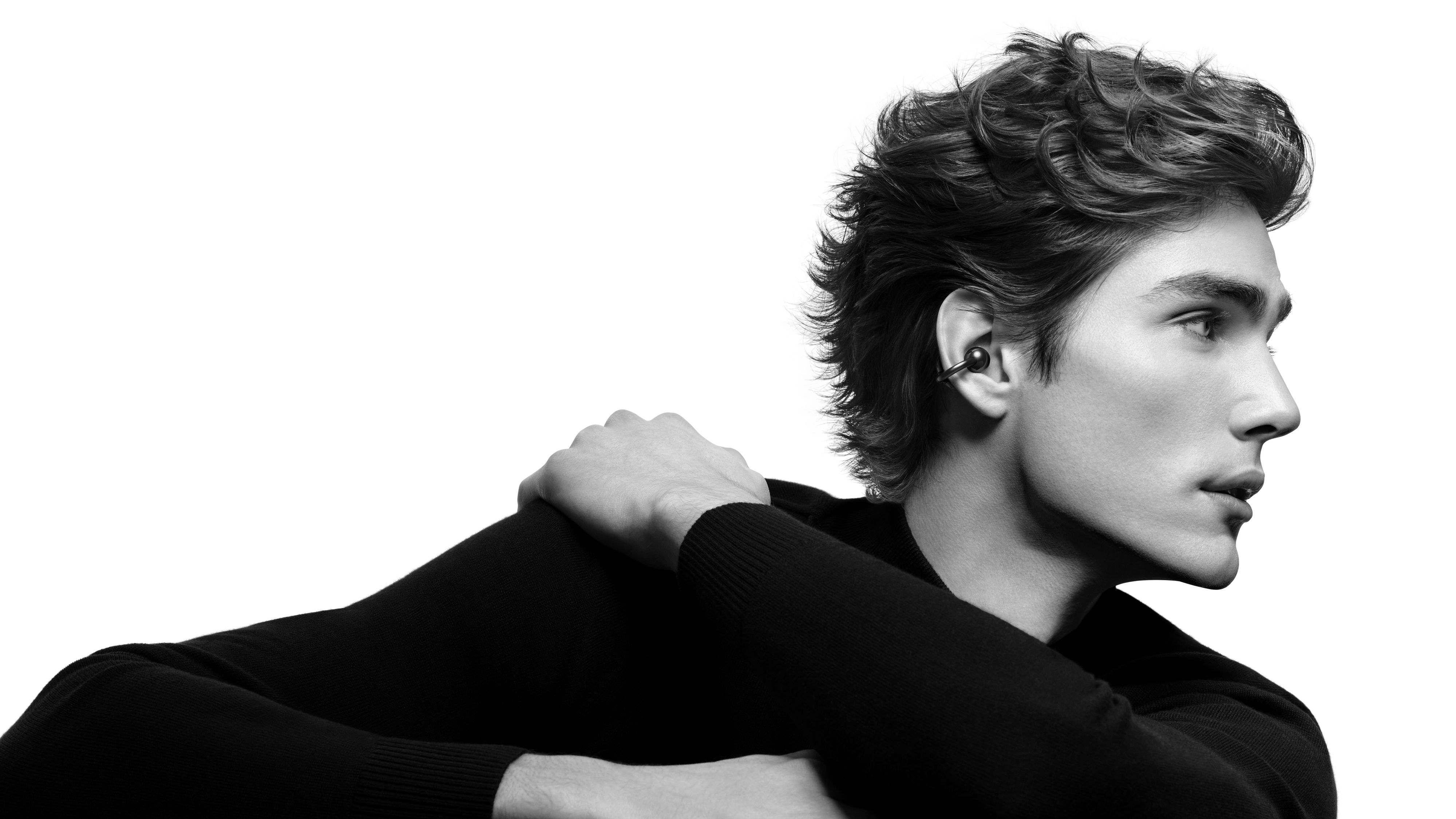 Die Huawei FreeClip sind in Österreich in der Farbe Schwarz ab sofort um 199 Euro verfügbar. 