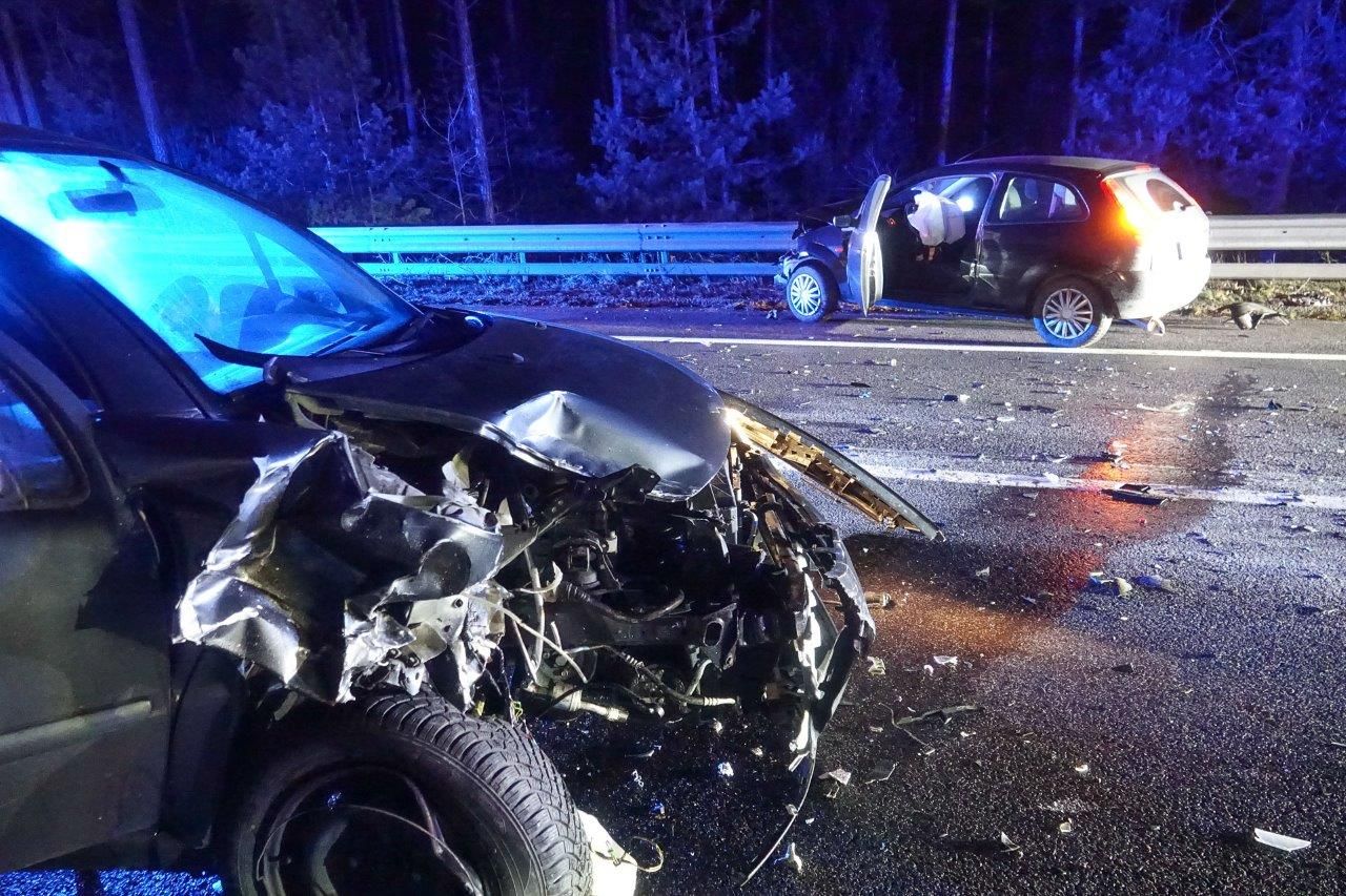 Die Straße glich einem Trümmerfeld.