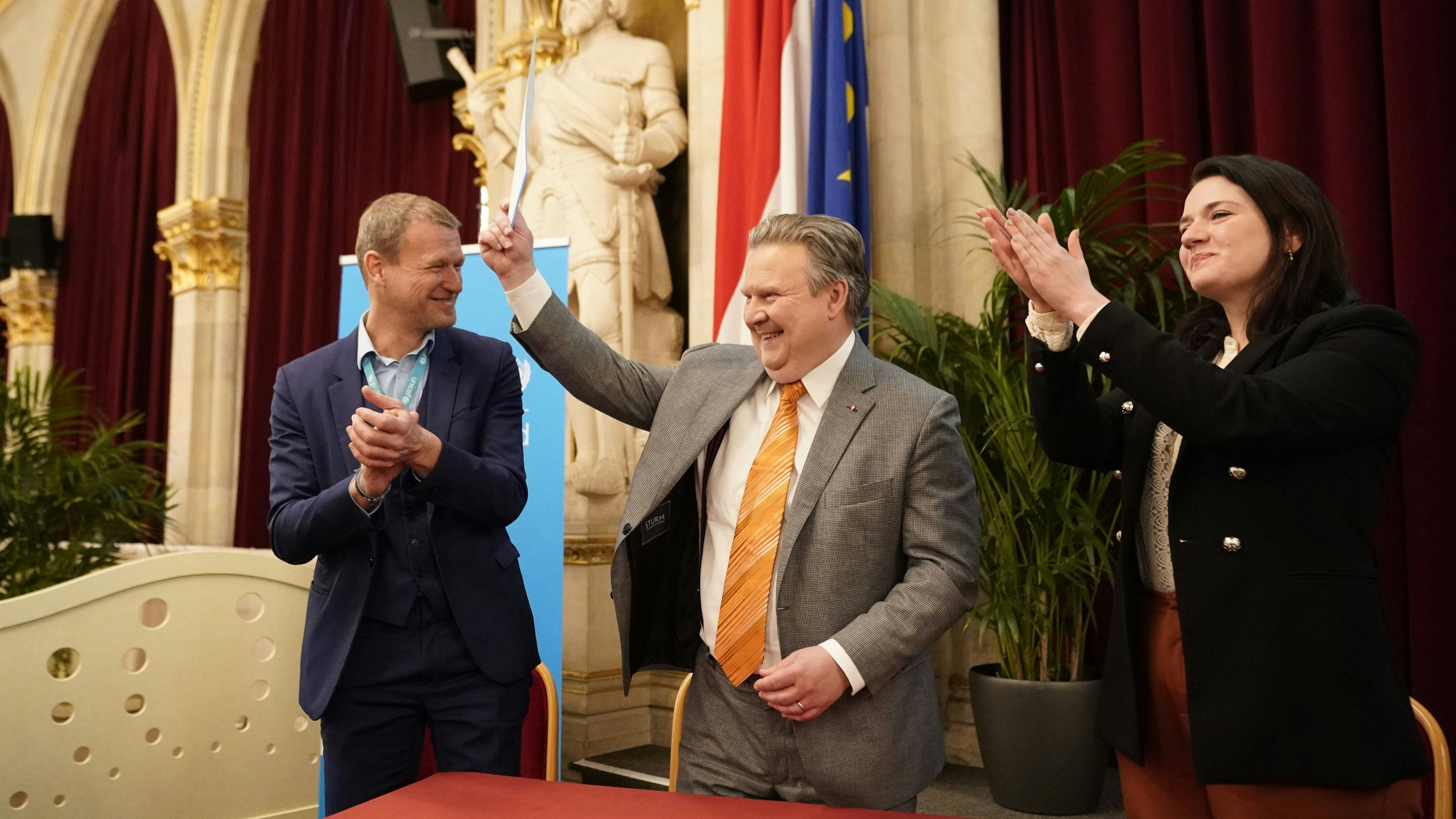 Bürgermeister Michael Ludwig (SPÖ, m.) will Wien zur kinderfreundlichsten Stadt der Welt machen. 