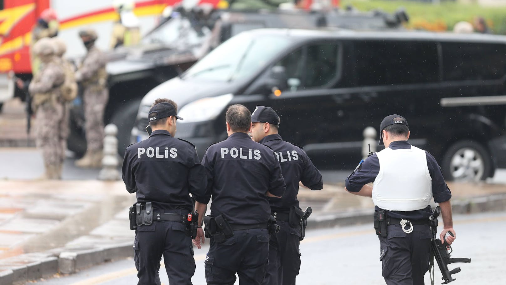 7 Geiseln – Bewaffneter stürmt US-Konzern in Türkei