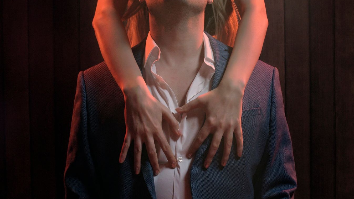 In Villach kam es am Freitag (2.2.2024) in einer Wohnung zu einem Streit – eine Frau und ein Mann (beide 27) hatten unterschiedliche Ansichten bezüglich einer "erotischen Massage". Symbolbild. 