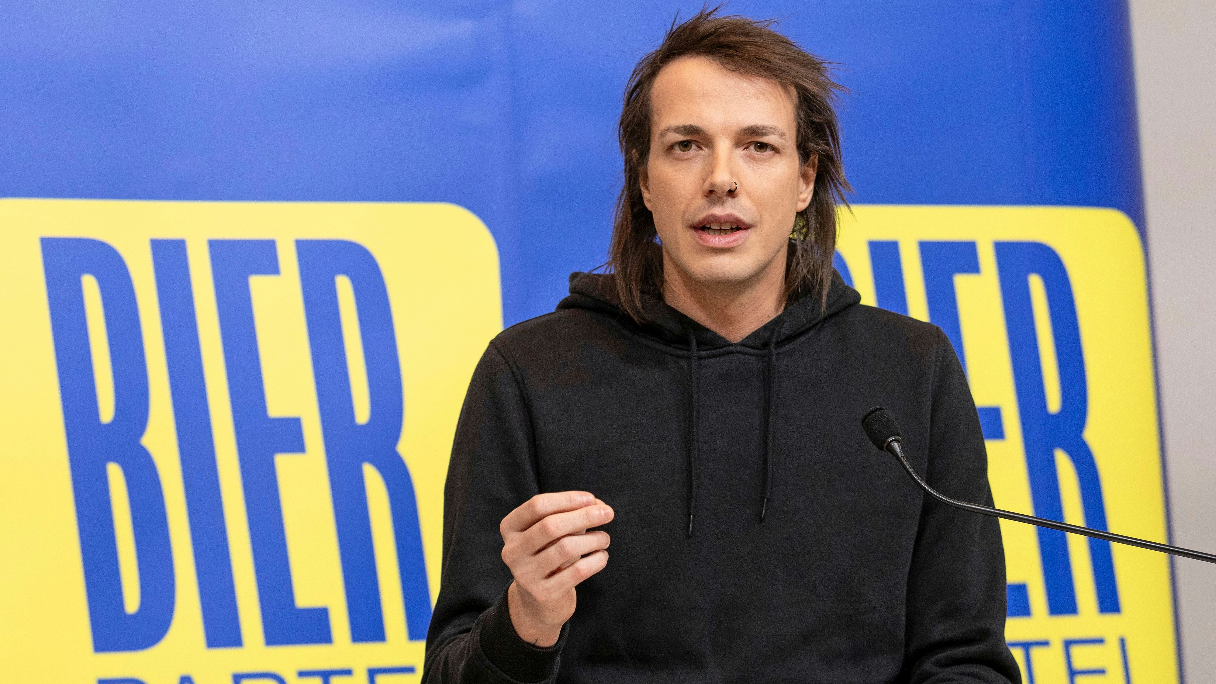 Heute.at - Umfrage-Hammer: Wlazny in Kanzlerfrage vor Kogler