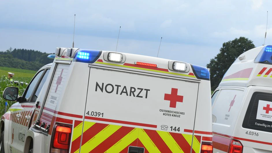 Heute.at - Pkw kracht frontal in Laster – Lenker hat keine Chance