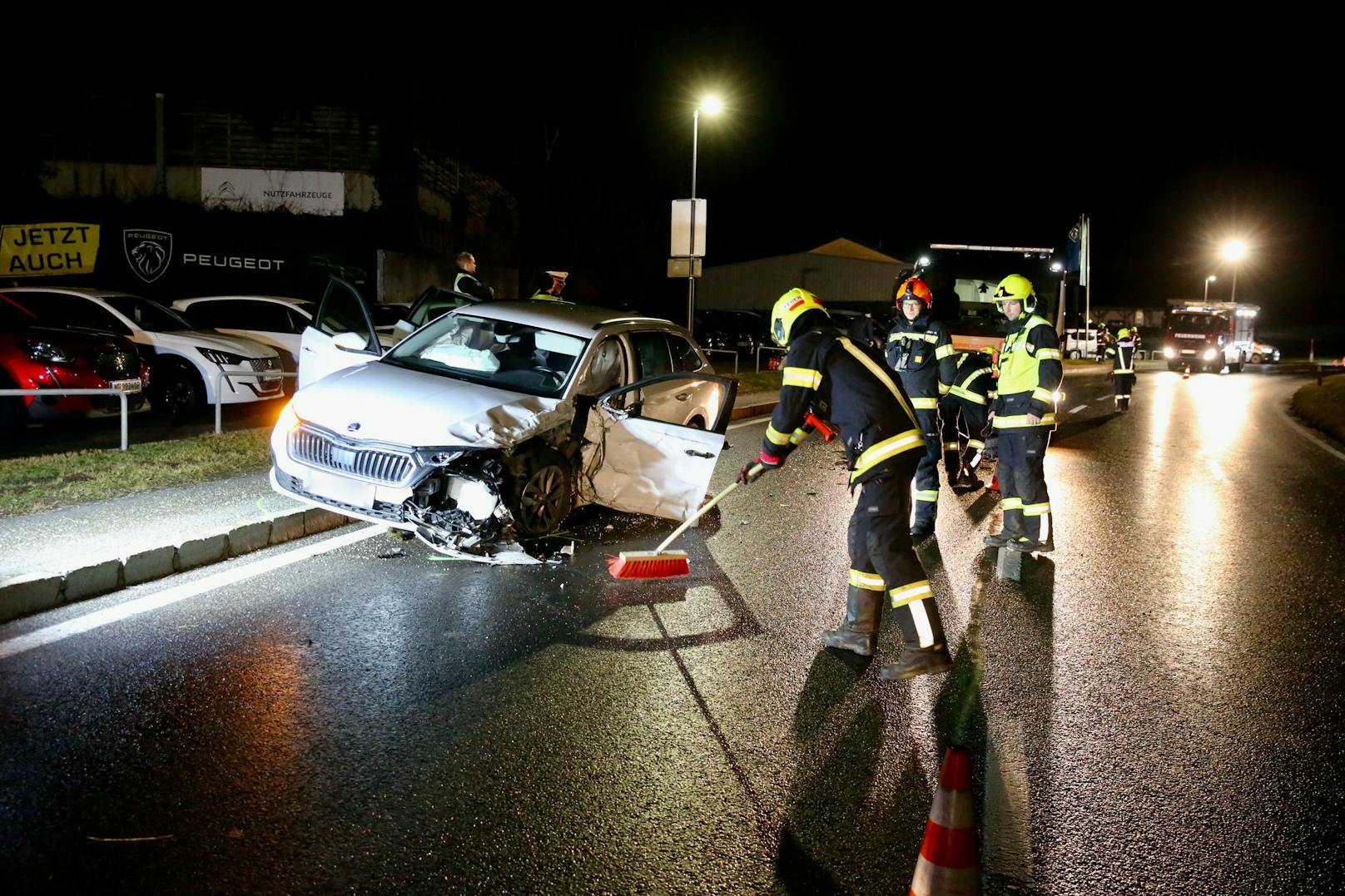 Im Gemeindegebiet Wolfern ereignete sich am Freitag gegen 19.00 Uhr ein Verkehrsunfall, bei dem zwei Fahrzeuge kollidierten. Ein Insasse wurde ins Krankenhaus eingeliefert.