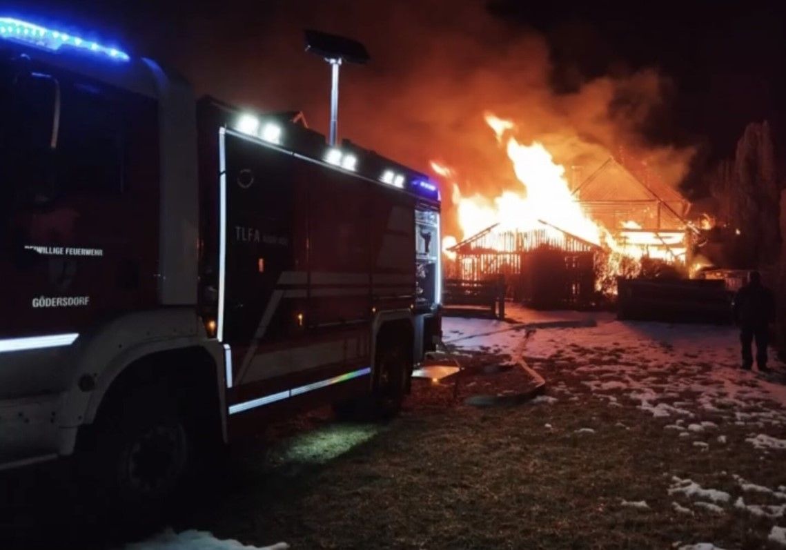 Die Feuerwehren stehen im Großeinsatz.