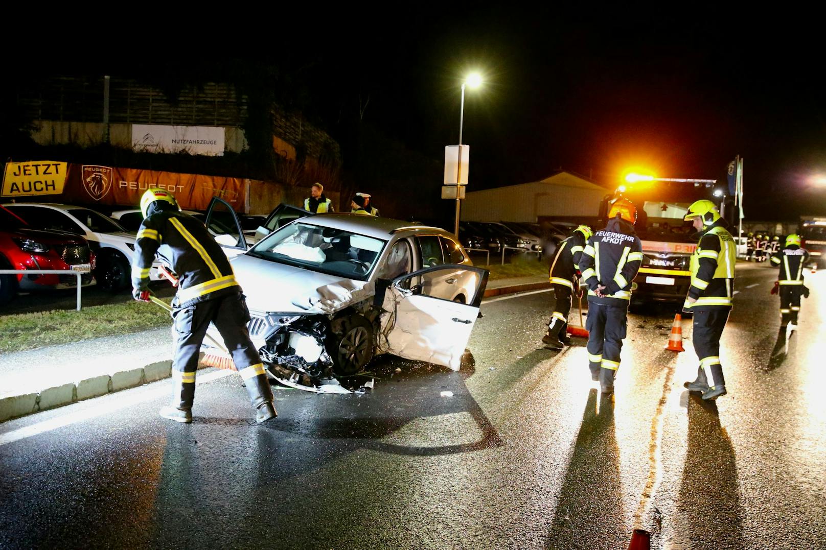 Im Gemeindegebiet Wolfern ereignete sich am Freitag gegen 19.00 Uhr ein Verkehrsunfall, bei dem zwei Fahrzeuge kollidierten. Ein Insasse wurde ins Krankenhaus eingeliefert.