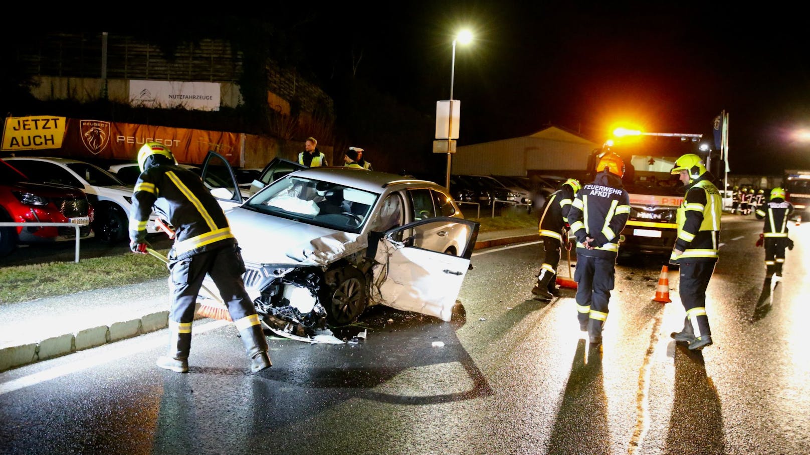 Crash in Oberösterreich – Skoda kollidiert mit VW