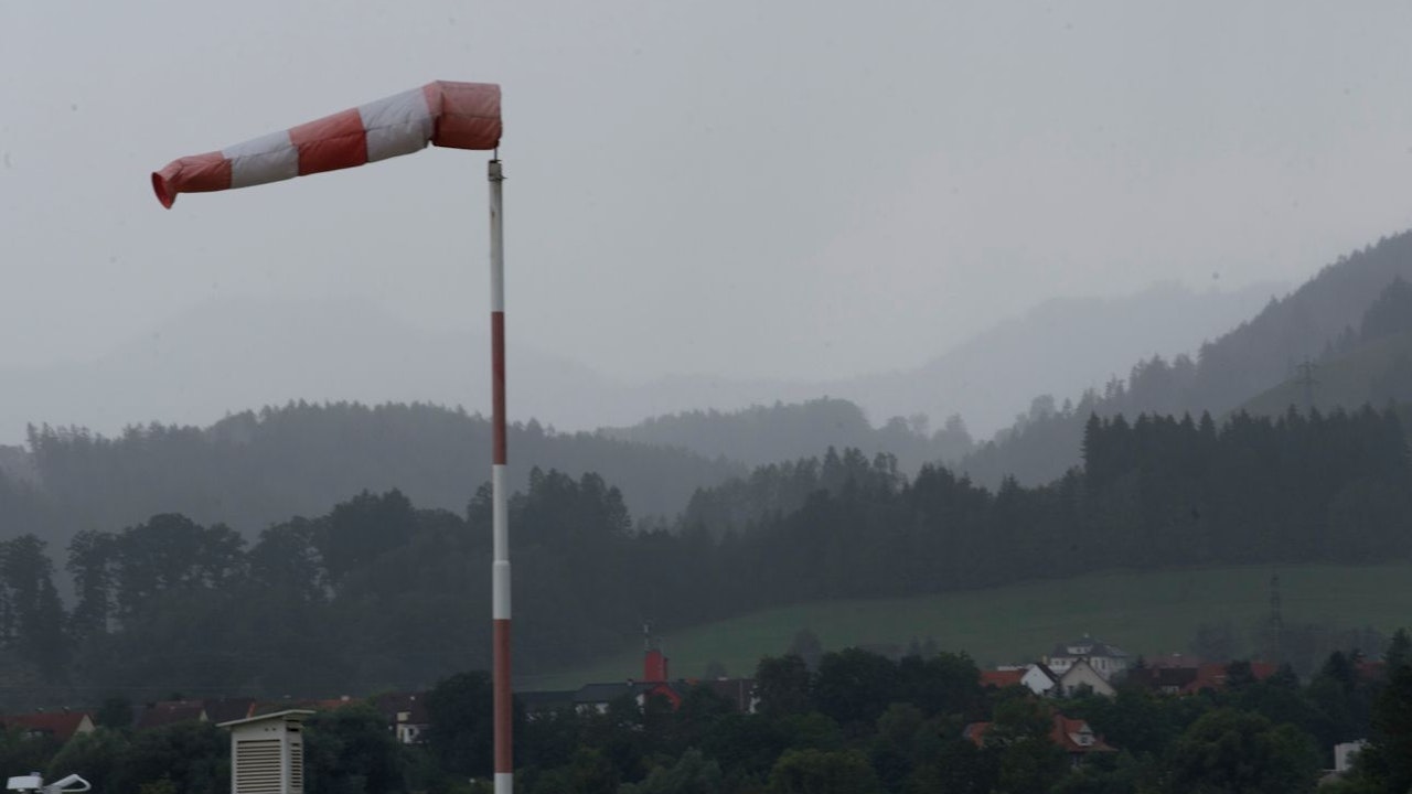 Heute.at - 110 km/h! Sturm trifft Österreich mit voller Wucht
