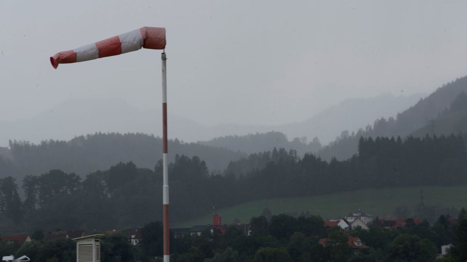 110 km/h! Sturm trifft Österreich mit voller Wucht