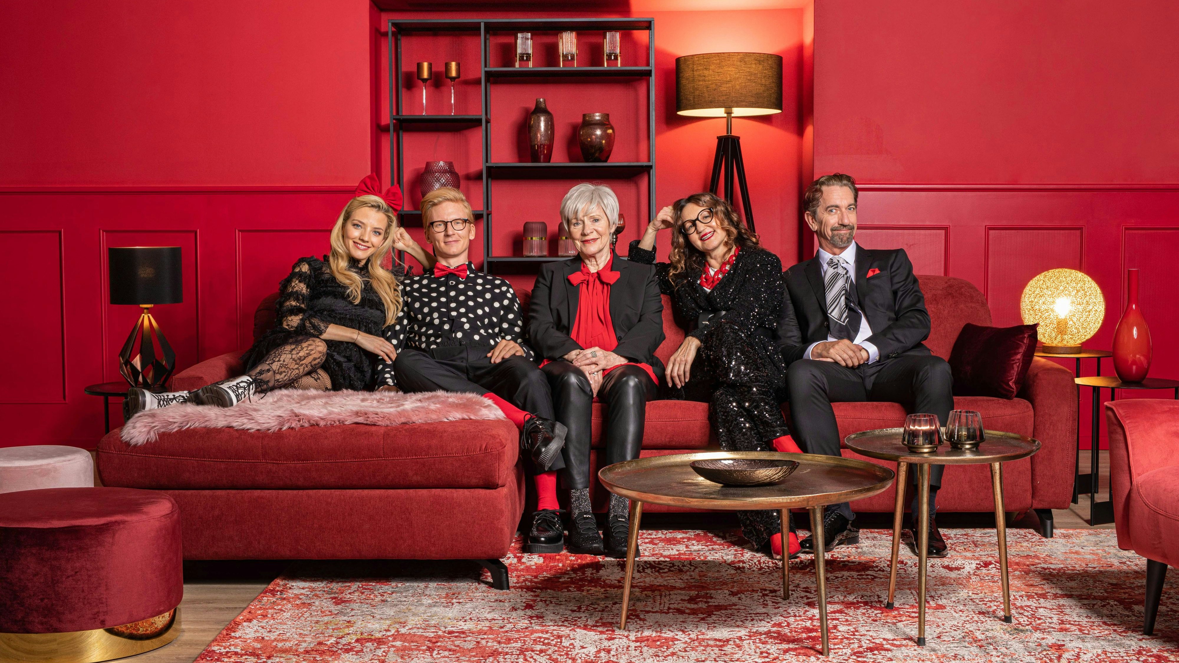 Die aktuelle Familie: Papa ;ax Putz (Hubert Wolft), Mama Linda Putz (Cecile Nordegg), Putzi Putz (Stephan Bauer), Ixi (Chiara Pisati), Oma Putz (Vitkoria Brams – seit Dezember 2020)
