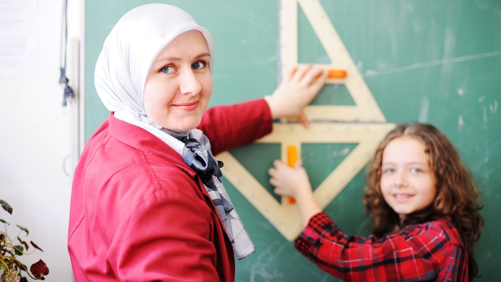 Eltern verpfiffen Islam-Lehrerin ohne Kopftuch